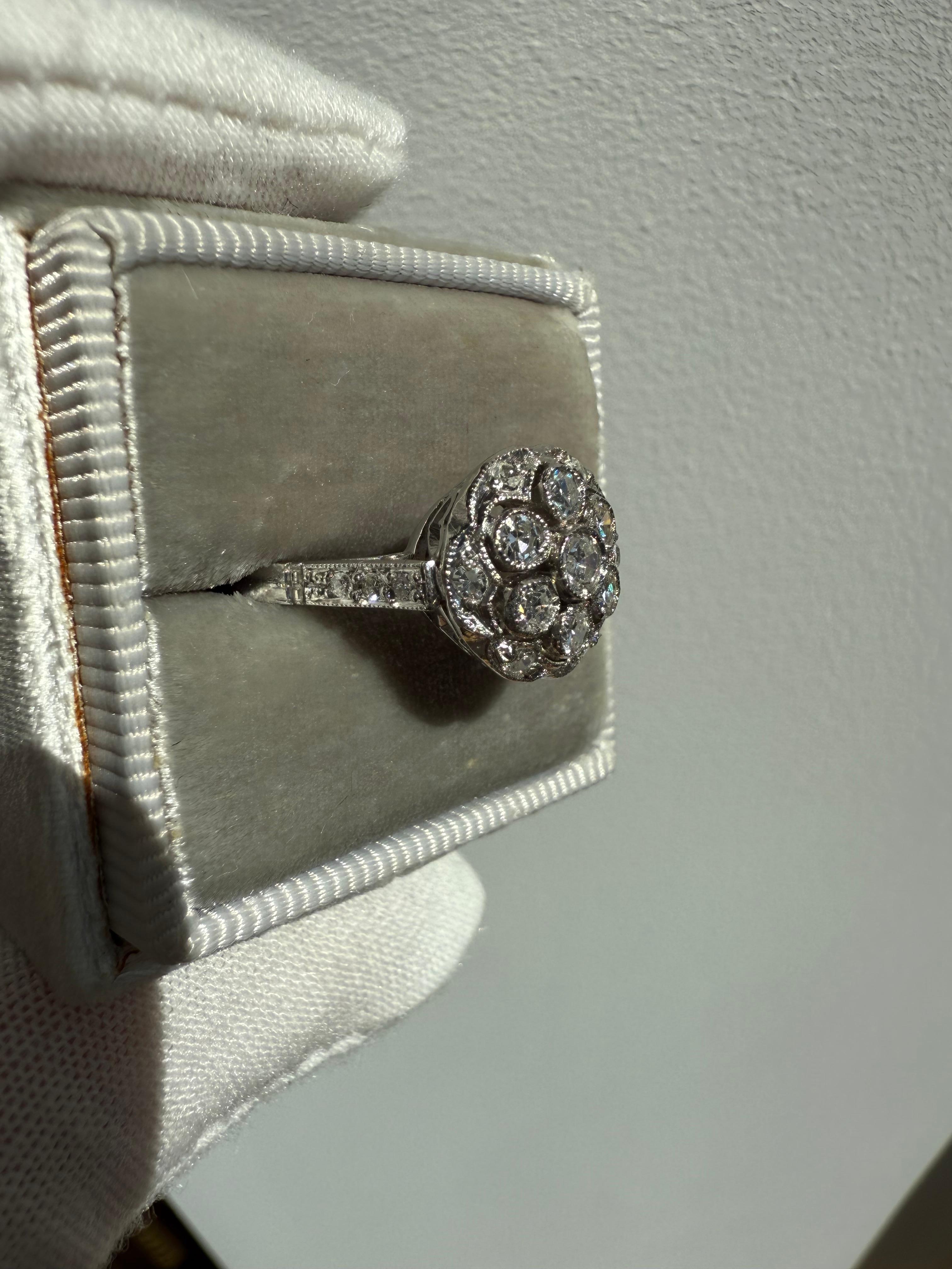 da uomo o donna Anello di fidanzamento antico in platino con diamanti a grappolo - 0,94ct. in vendita