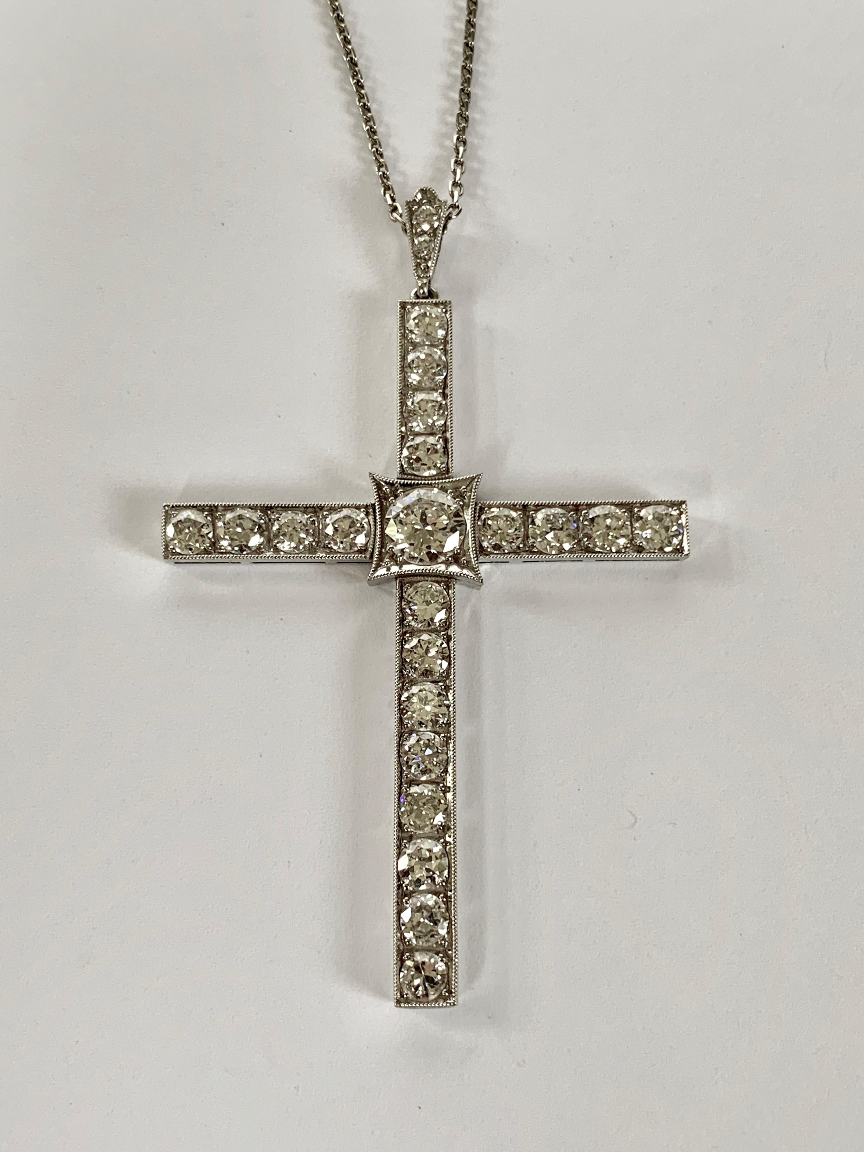 Antique Platinum Diamond Cross Pendant In Good Condition For Sale In Zurich, Zollstrasse