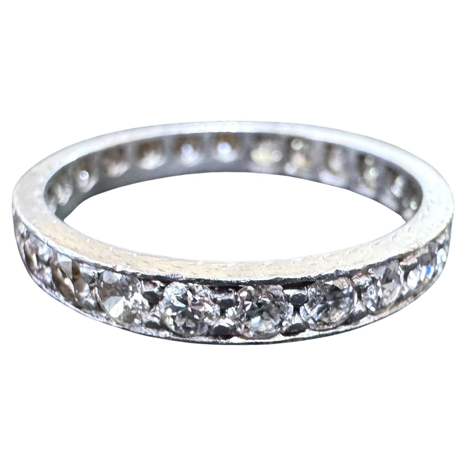 Anillo de Platino Antiguo con Diamantes Talla 6.25