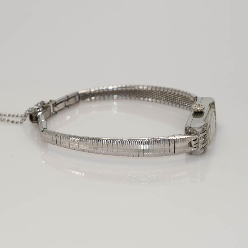 Montre Hilton ancienne en platine et diamants en vente 4