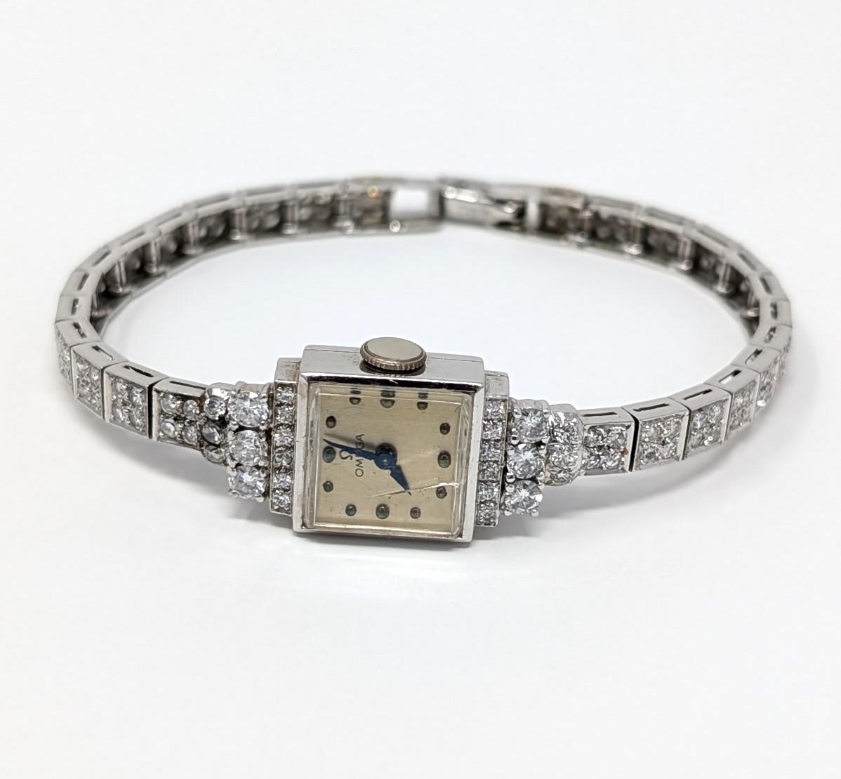 Taille ronde Antique Platinum Diamond Omega Ladies Wrist Watch Vintage Art Deco en vente
