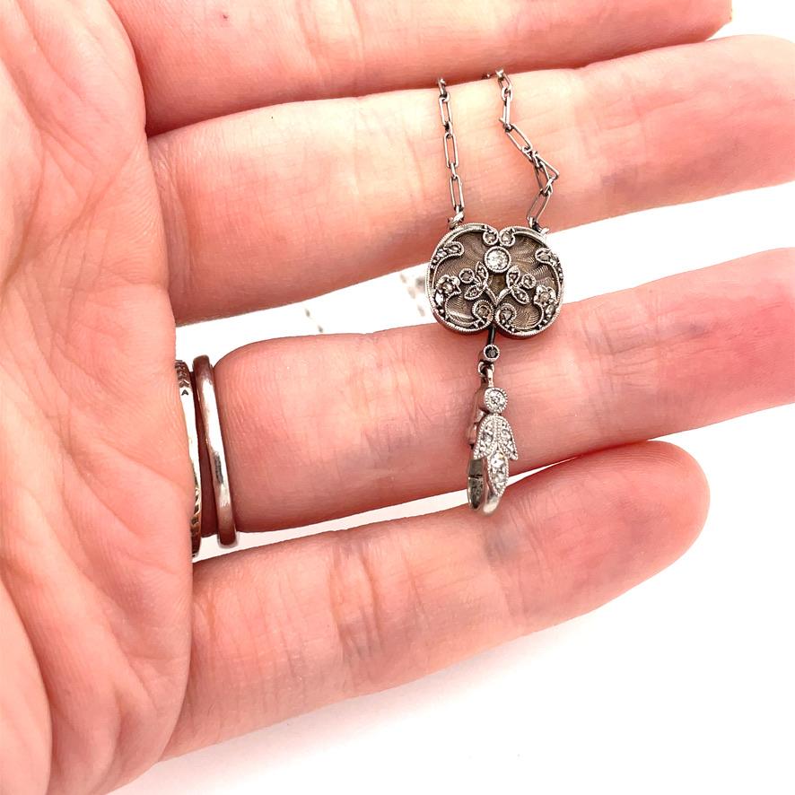 Elegant and very fine antique watch/pendant chain.  Delicate platinum chain, 21
