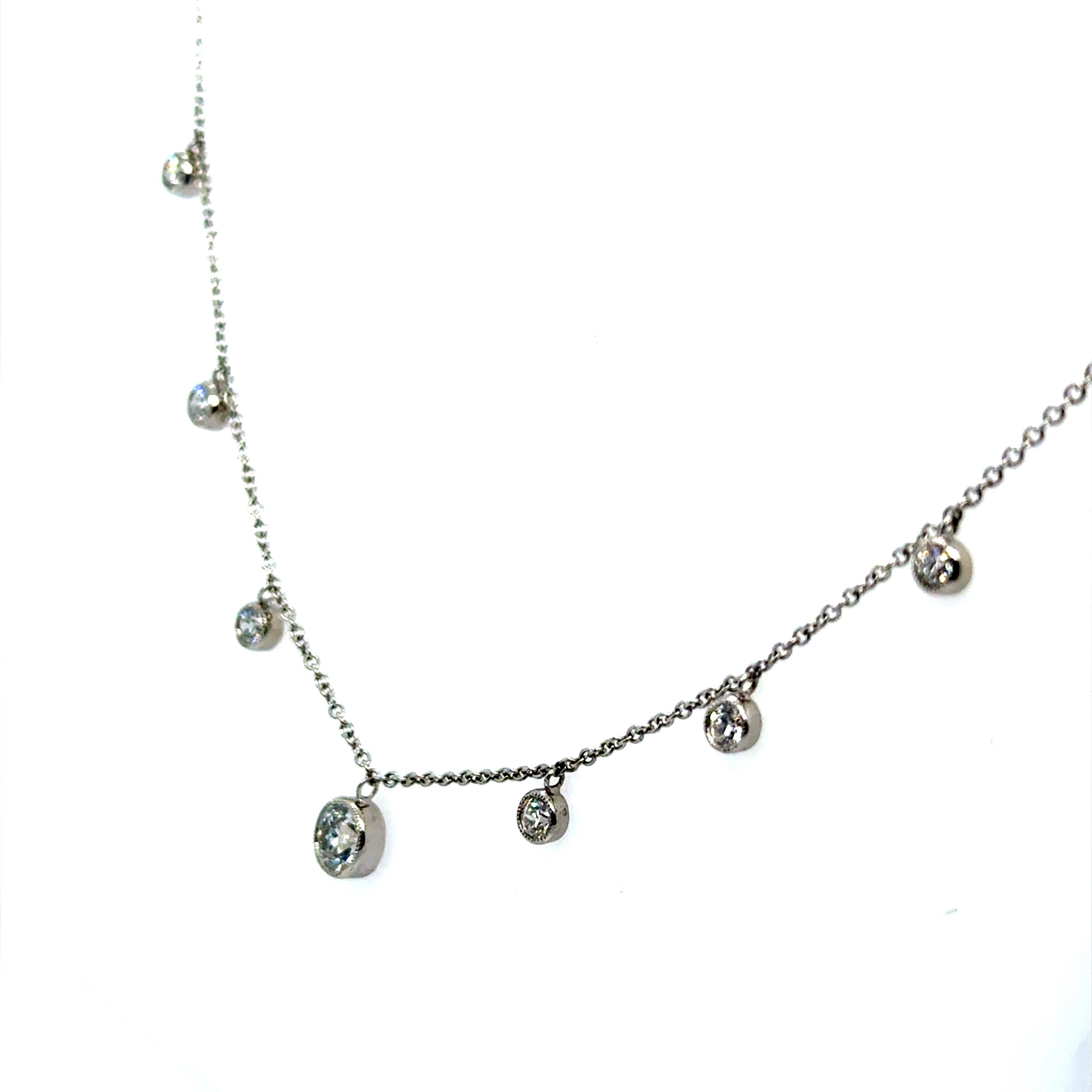 Édouardien Collier ancien à franges en platine et diamants au mètre - 1,10 carat. en vente