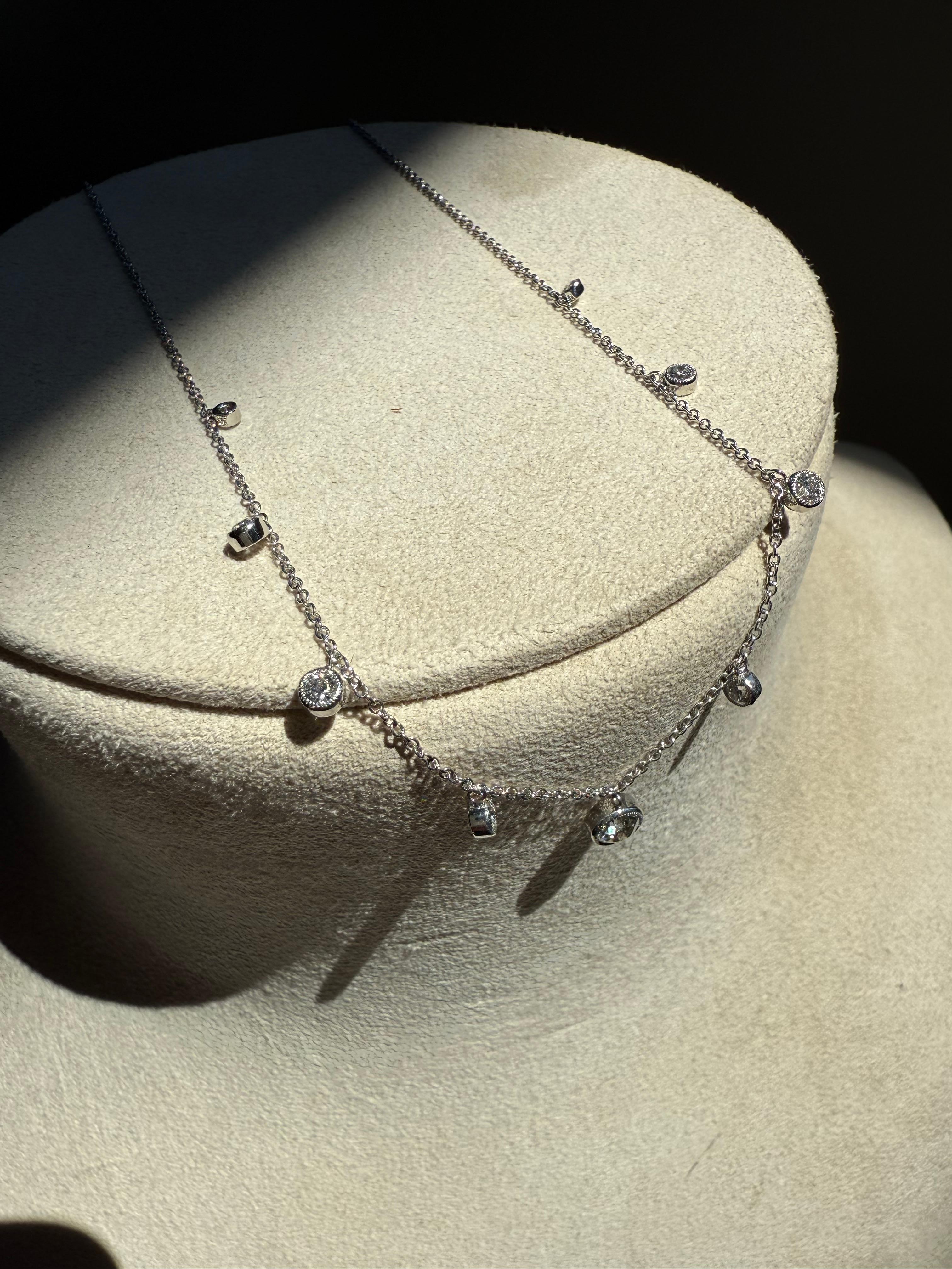 Taille vieille Europe Collier ancien à franges en platine et diamants au mètre - 1,10 carat. en vente