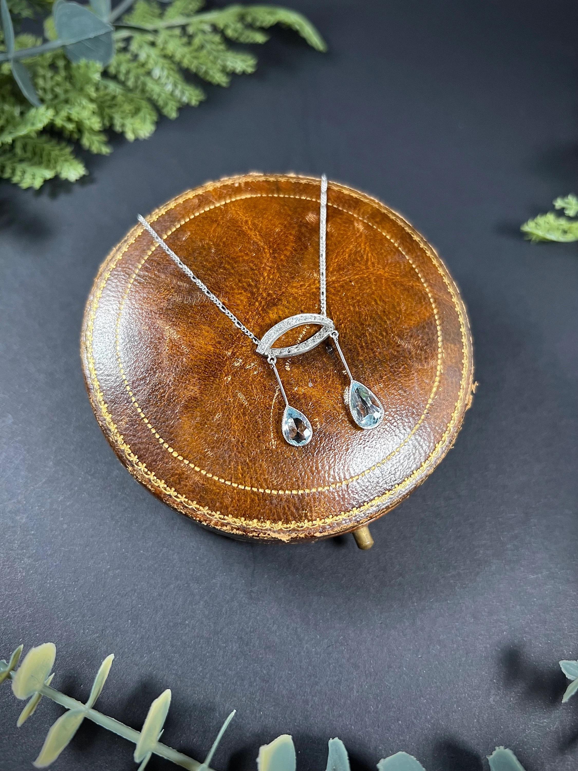 Antique Platinum, Edwardian Aquamarine & Diamond Lavalier Pendant Necklace For Sale 5