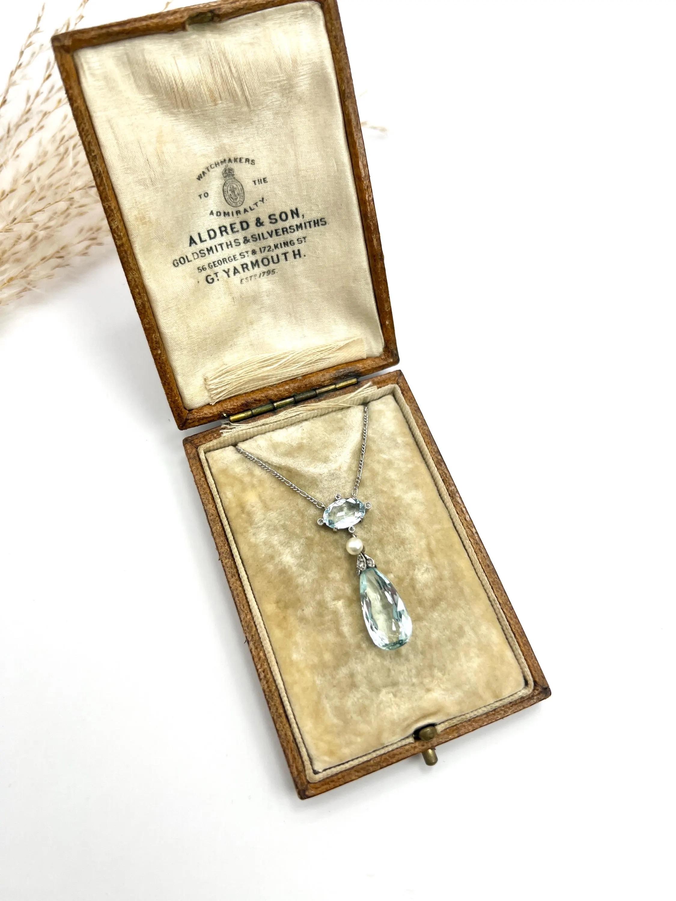 Collar Colgante Lágrima Antiguo Edwardiano de Platino Aguamarina, Diamantes y Perlas en venta 4