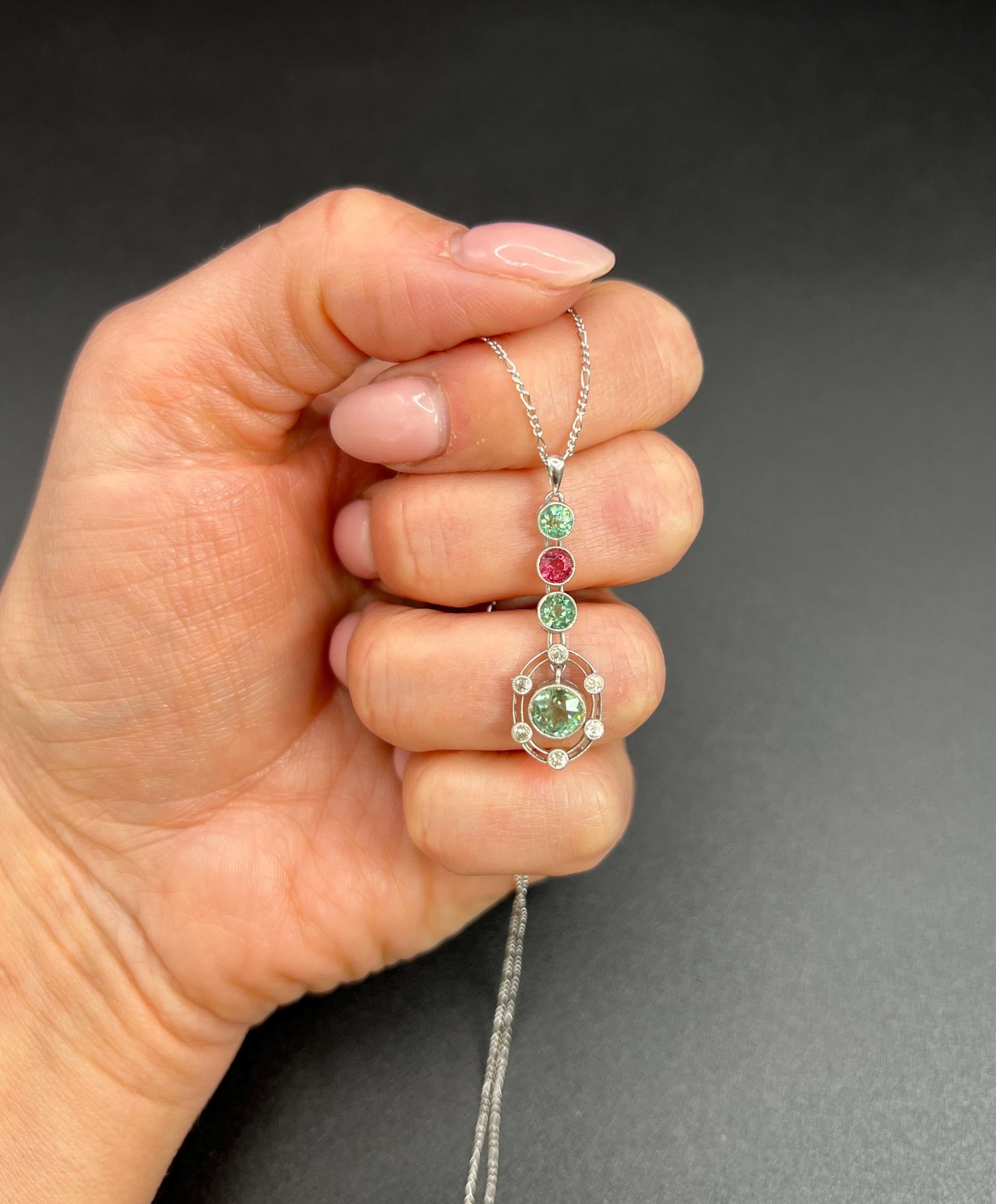 Pendentif Suffragette édouardien ancien en platine, diamant, tourmaline rose et verte en vente 2