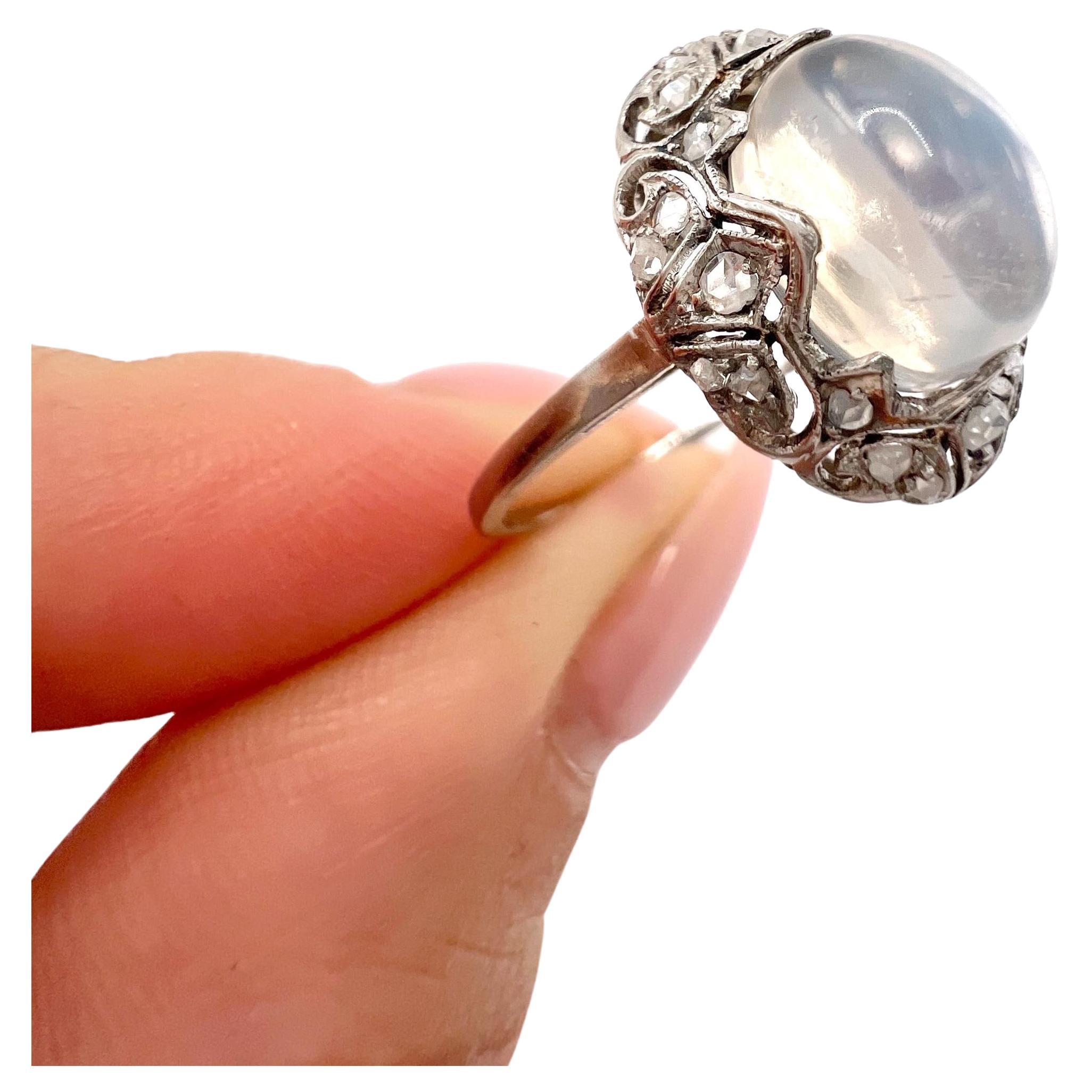 Anello antico in platino, pietra di luna cabochon e diamante taglio rosa di epoca edoardiana in vendita