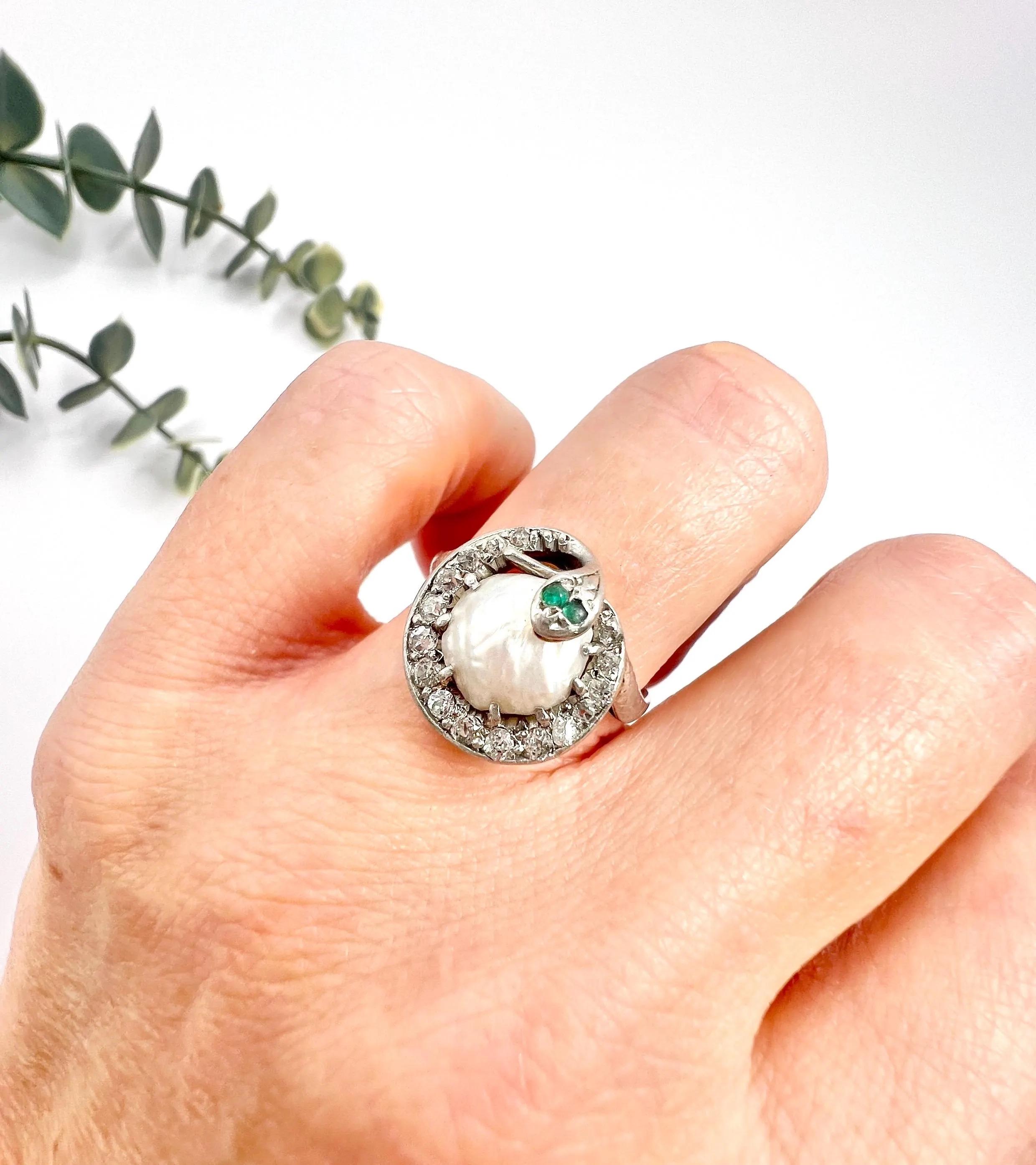 Round Cut Antique Platinum, Edwardian era Pearl & Emerald Snake Ring For Sale