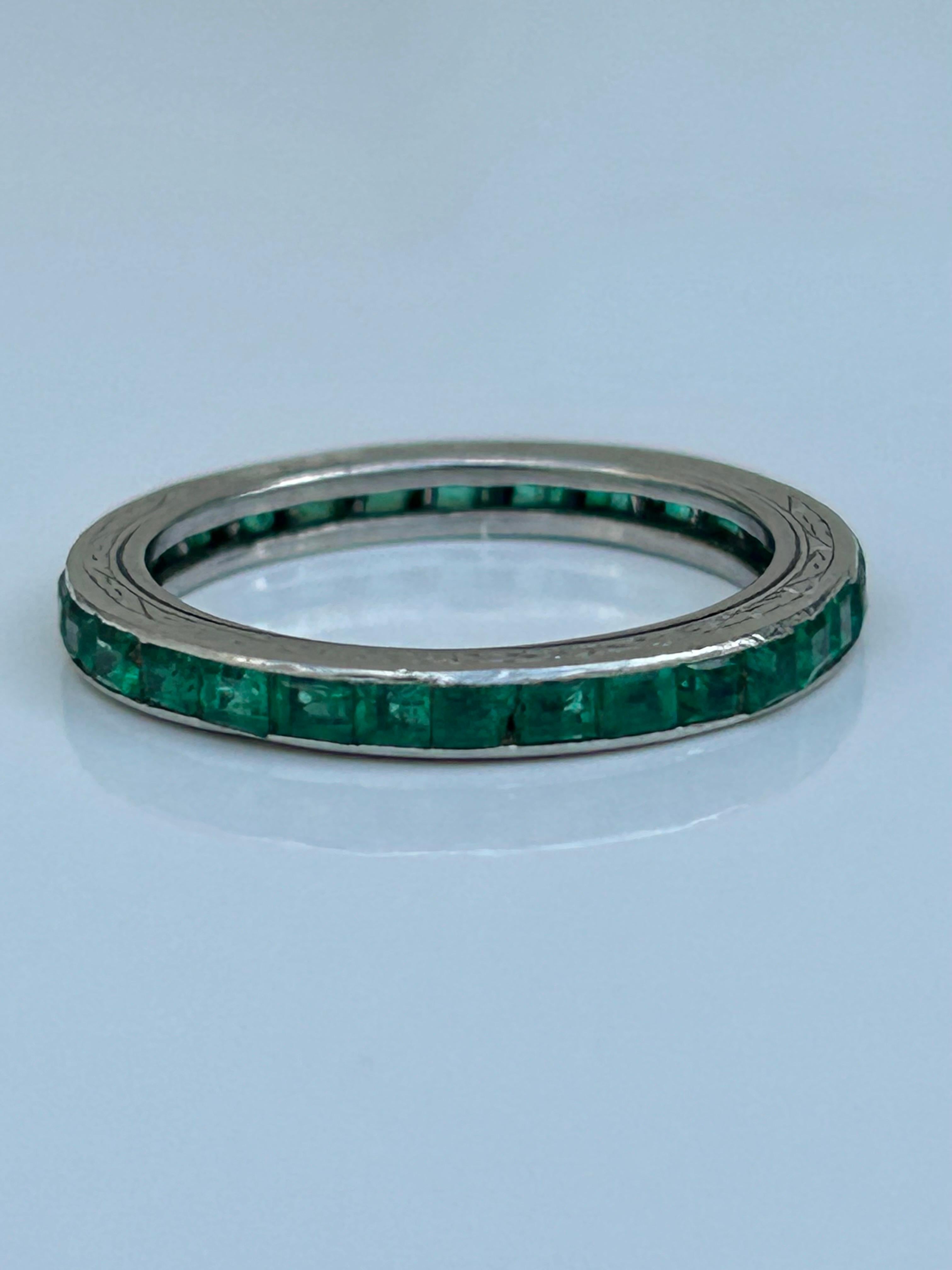 Antique Platinum Engraved Emerald Full Eternity Band Ring  In Good Condition For Sale In Chipping Campden, GB