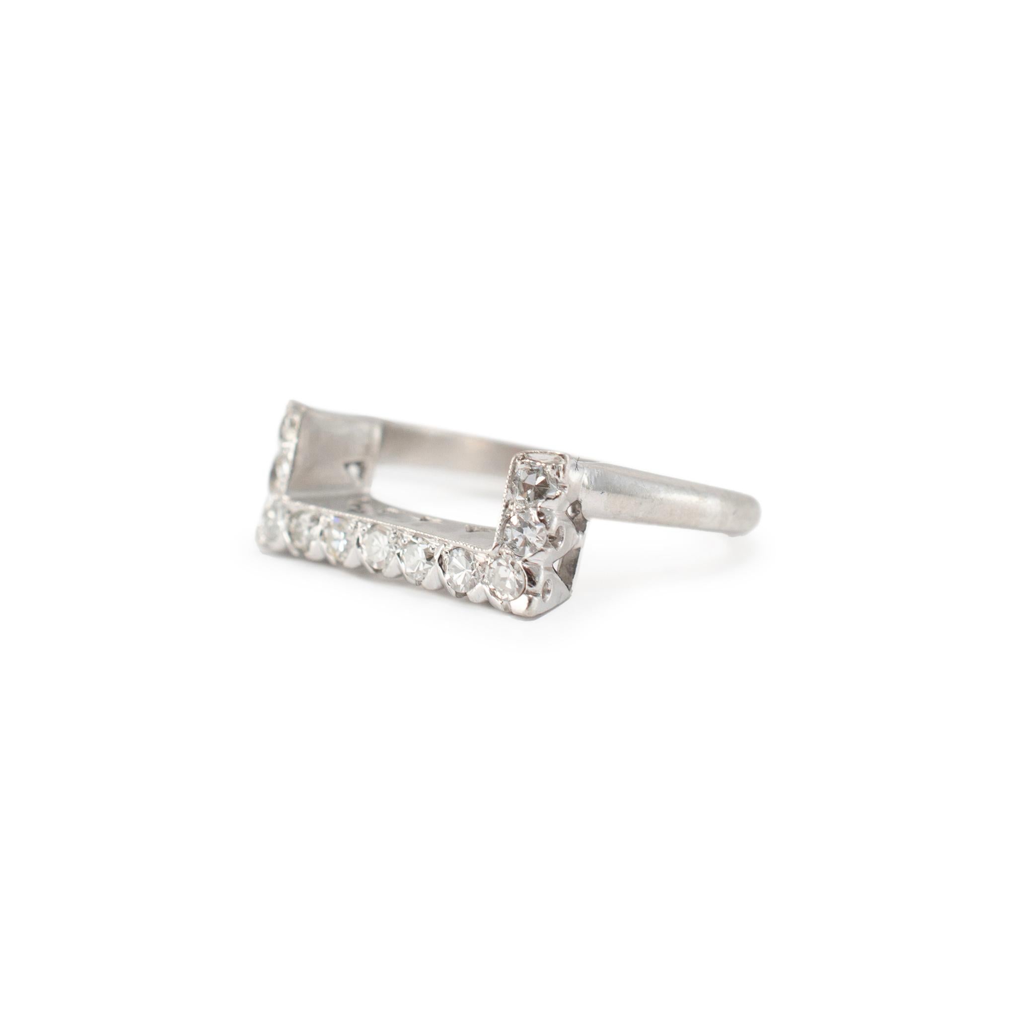 Antique Platinum Filigreed Single Cut Diamond Wedding Band In Excellent Condition For Sale In Houston, TX