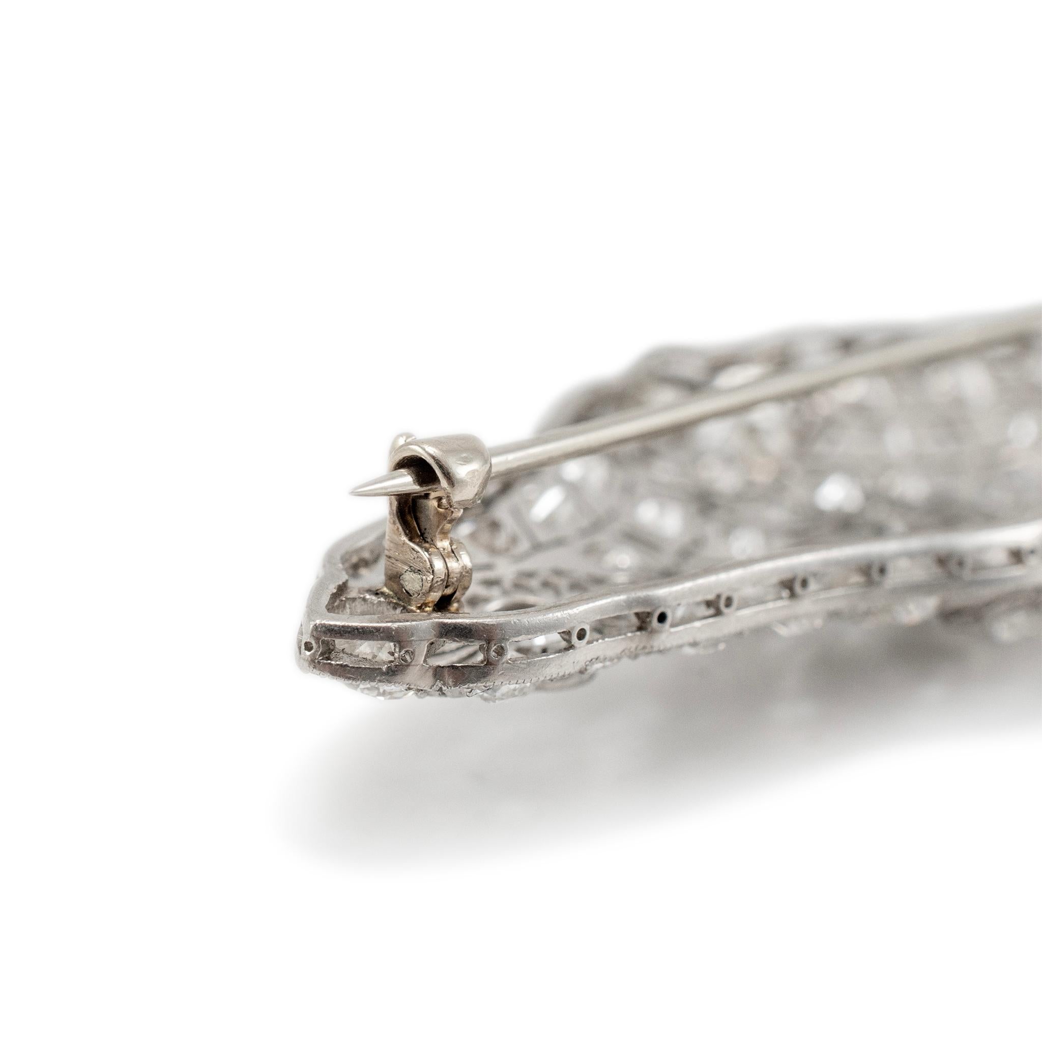 Women's Antique Platinum Filitgreed Old European Cut Diamond Brooch Pendant For Sale