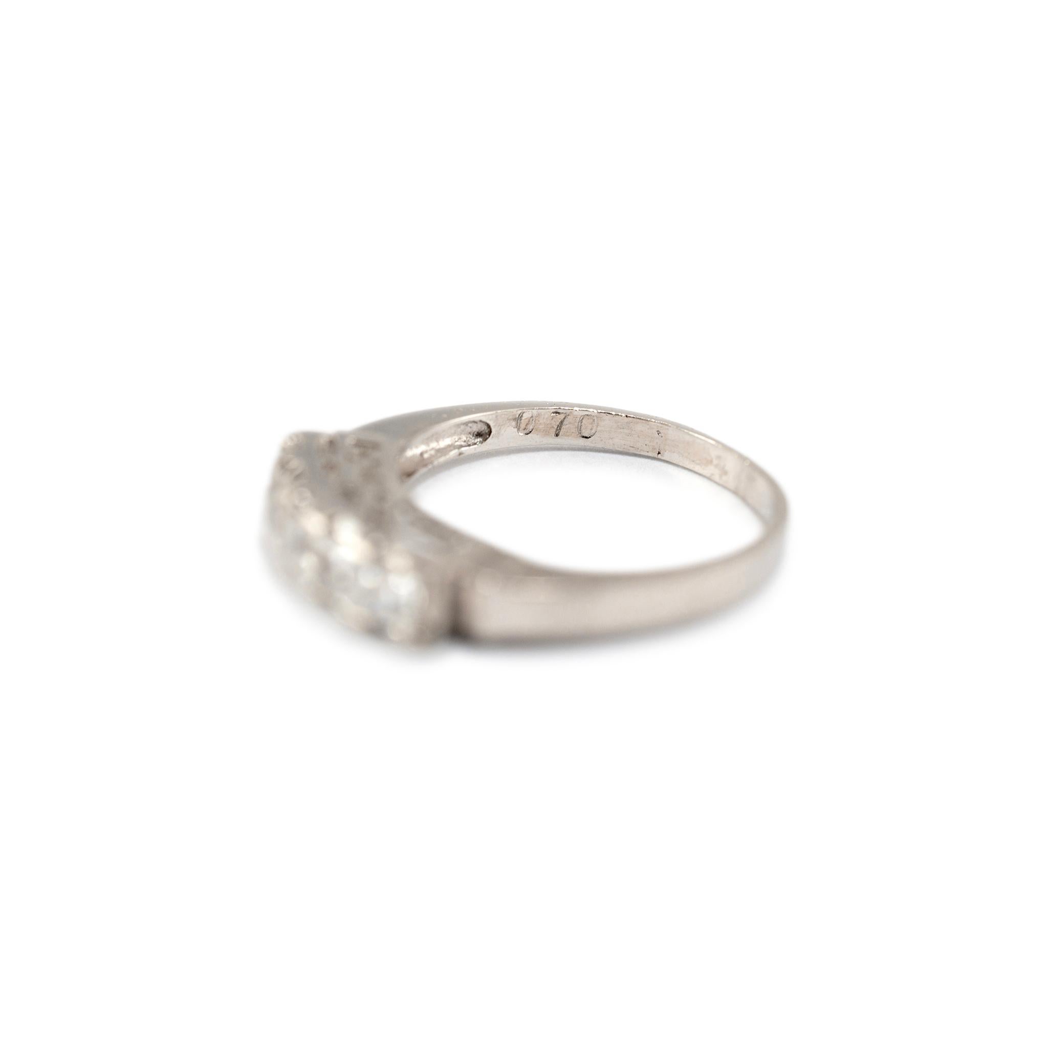 Anello antico in platino con fascia di quarzo Baguette quadrata a cinque lati in vendita 1