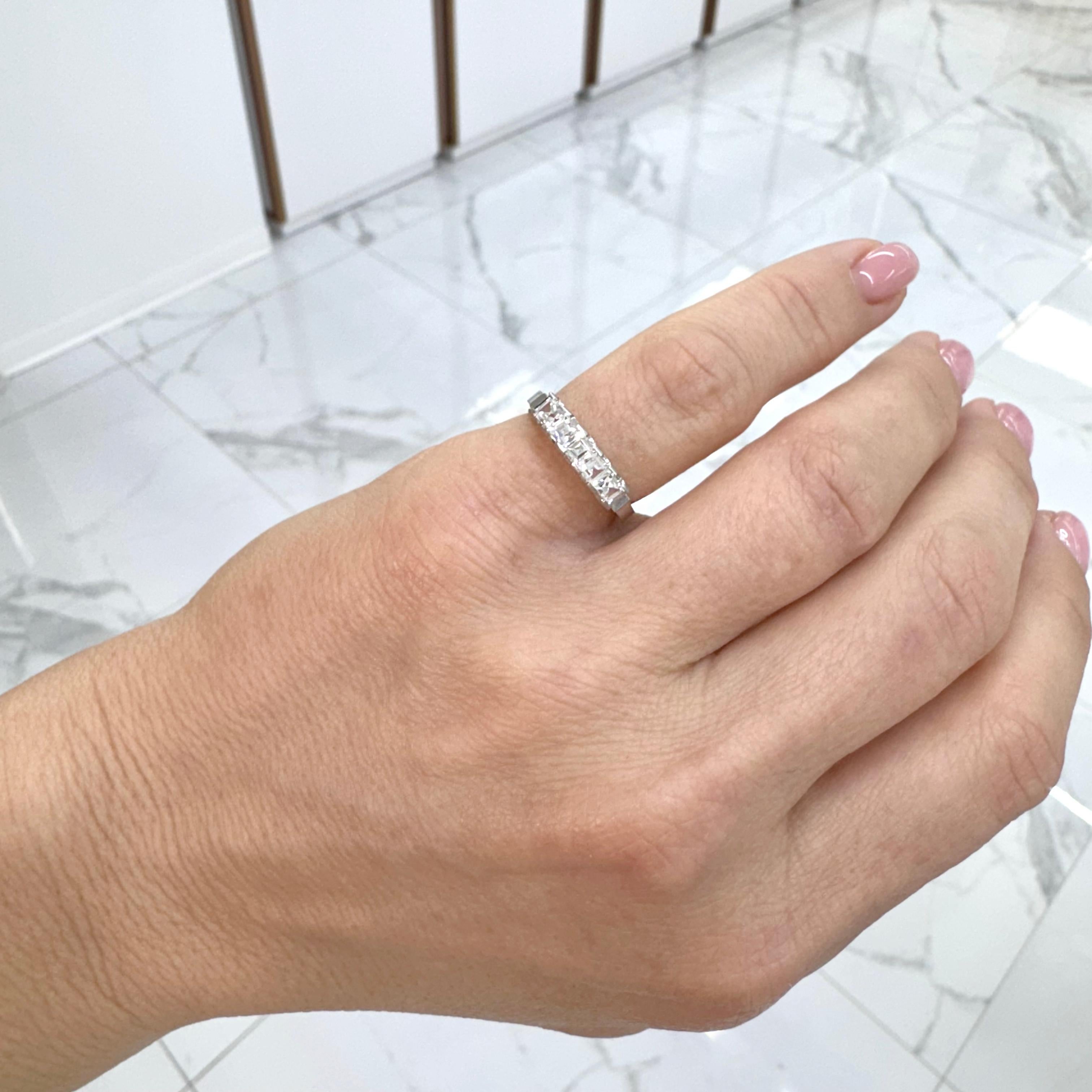 Anello antico in platino con fascia di quarzo Baguette quadrata a cinque lati in vendita 3