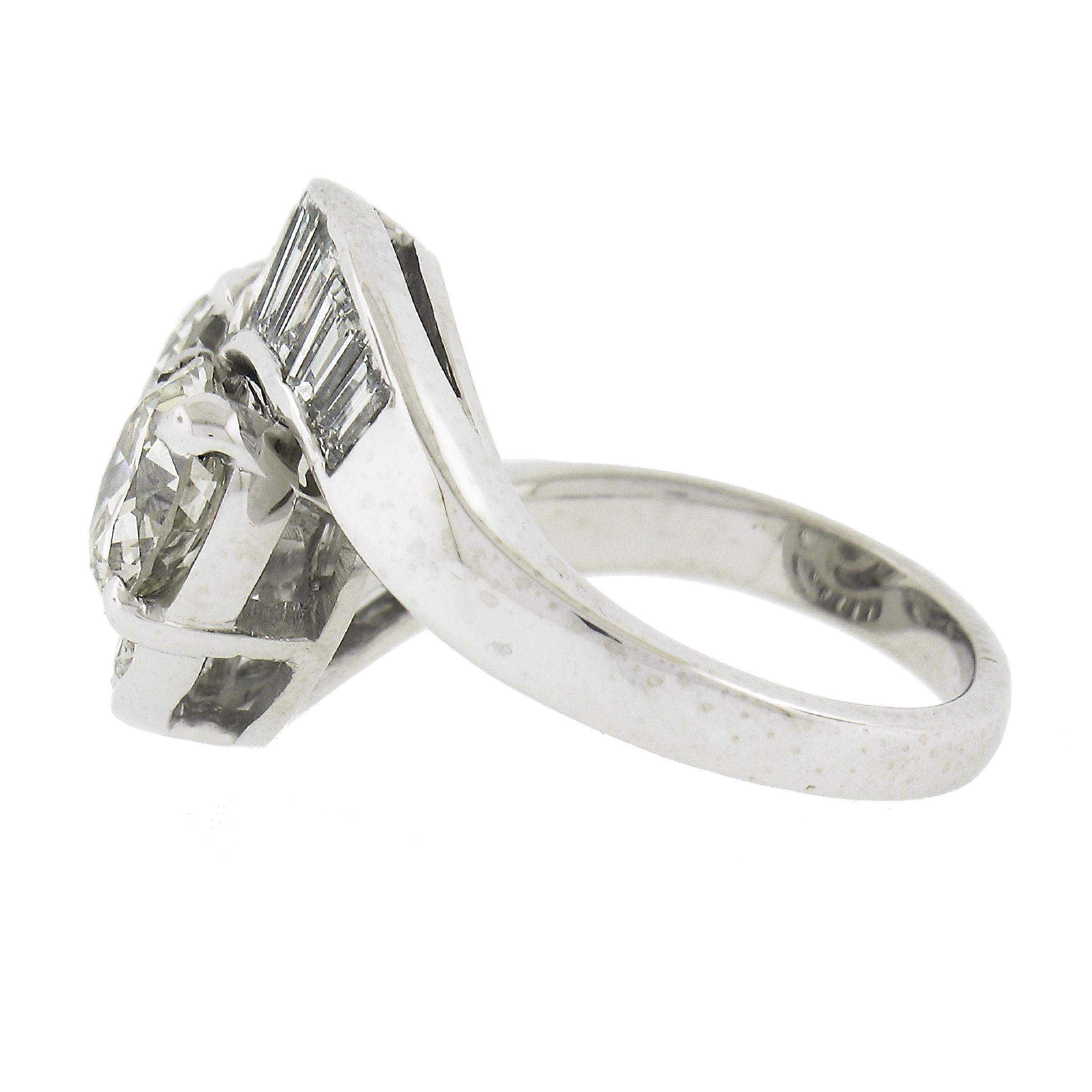 Bague cocktail bypass Moi et Toi en platine GIA avec diamants taille ancienne et baguette en vente 1