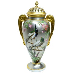Vase ancien en porcelaine de Paris à fond platine