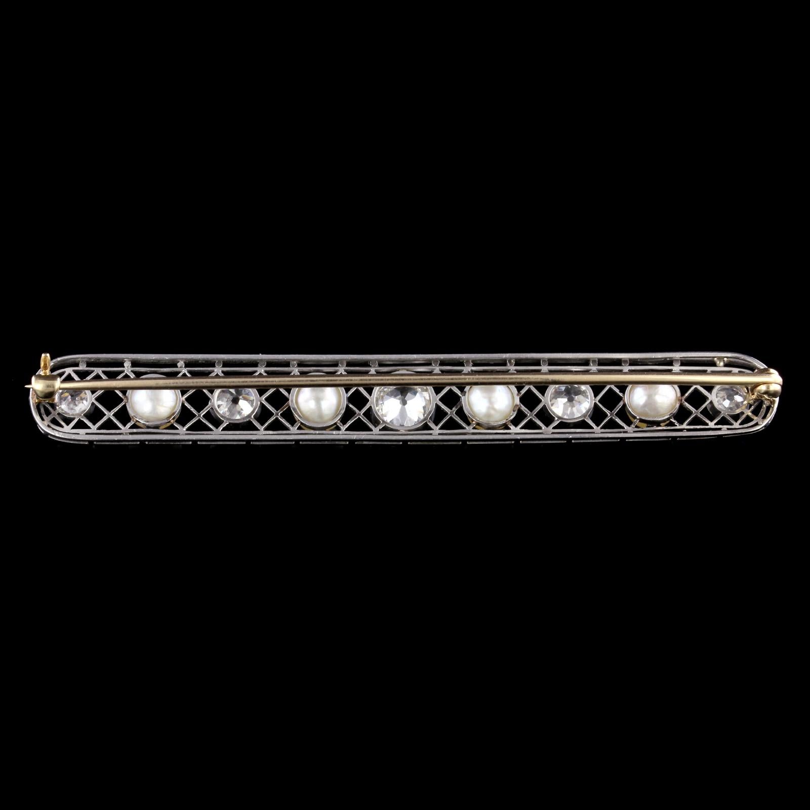 Antique Platinum Natural Pearl and Diamond Pin In Good Condition For Sale In Nashua, NH