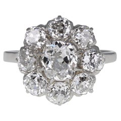 Antiker Platin-Cluster-Ring mit Gänseblümchen im Altschliff und Diamant