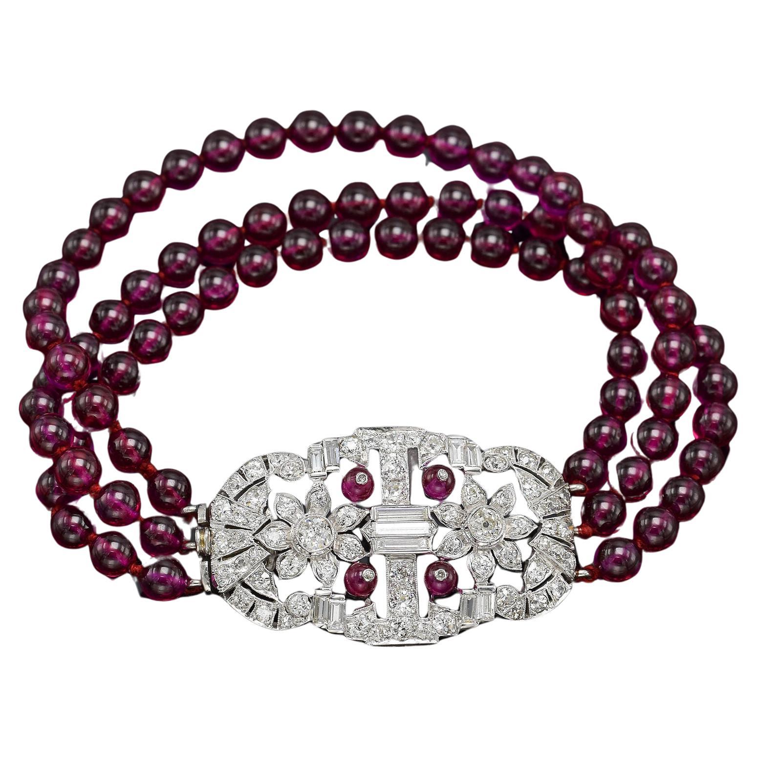 Bracelet Art déco à plusieurs rangs de perles en platine, rubis et diamants de 3,85 carats poids total