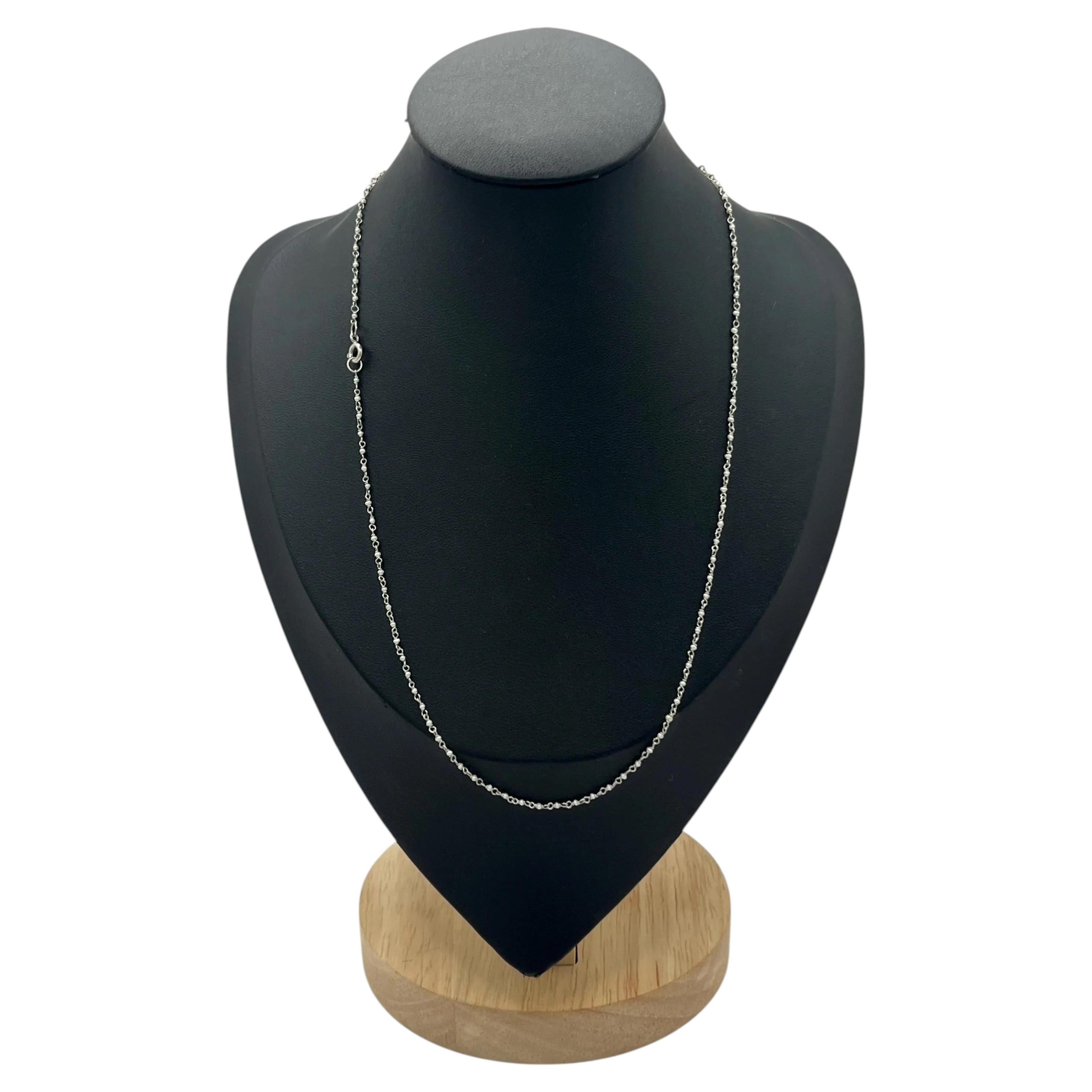 Collar antiguo de platino con perlas pequeñas y eslabones finos, 17 3/4 pulgadas
