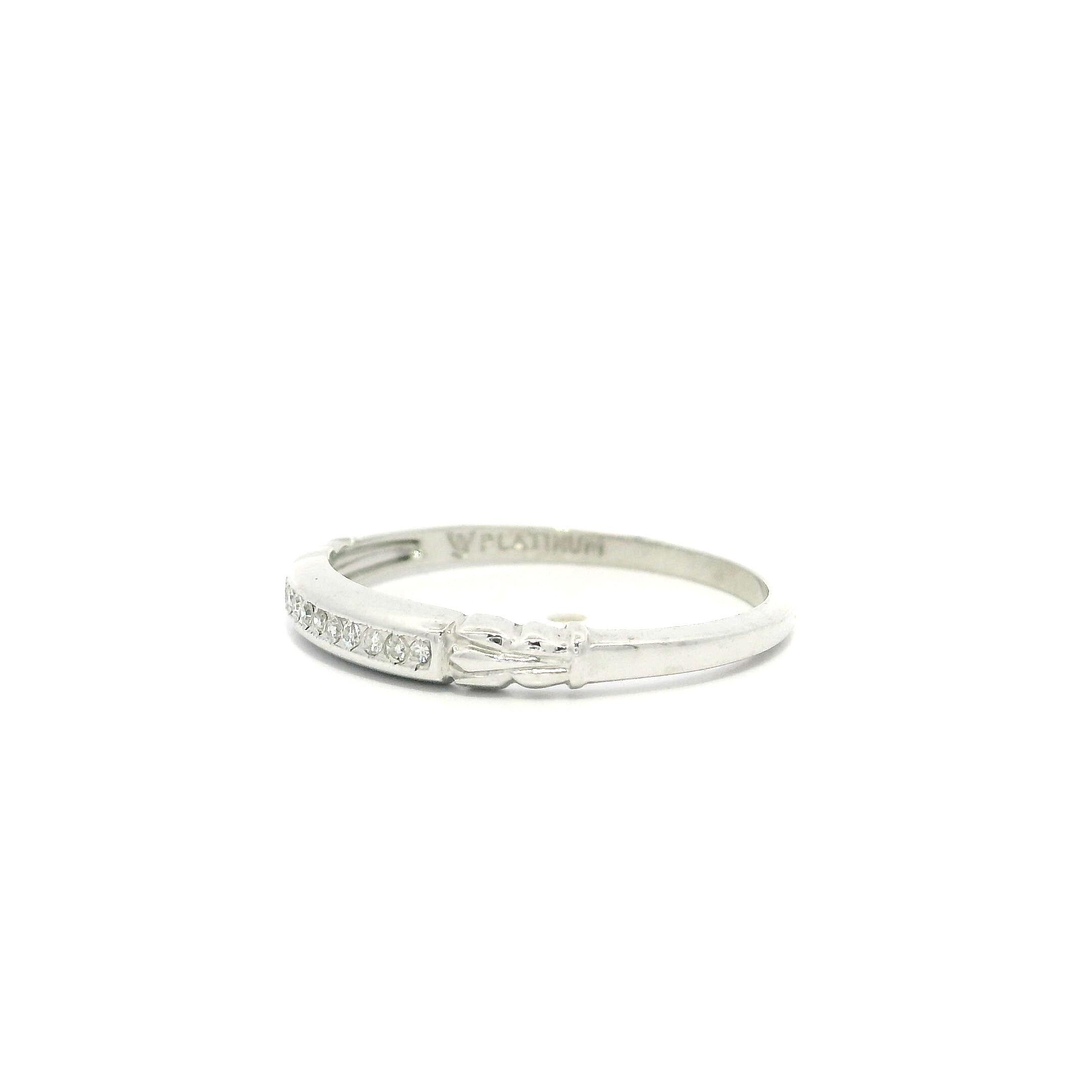 Bague de style boucle en platine antique avec diamant en serti clos à taille unique Pour femmes en vente