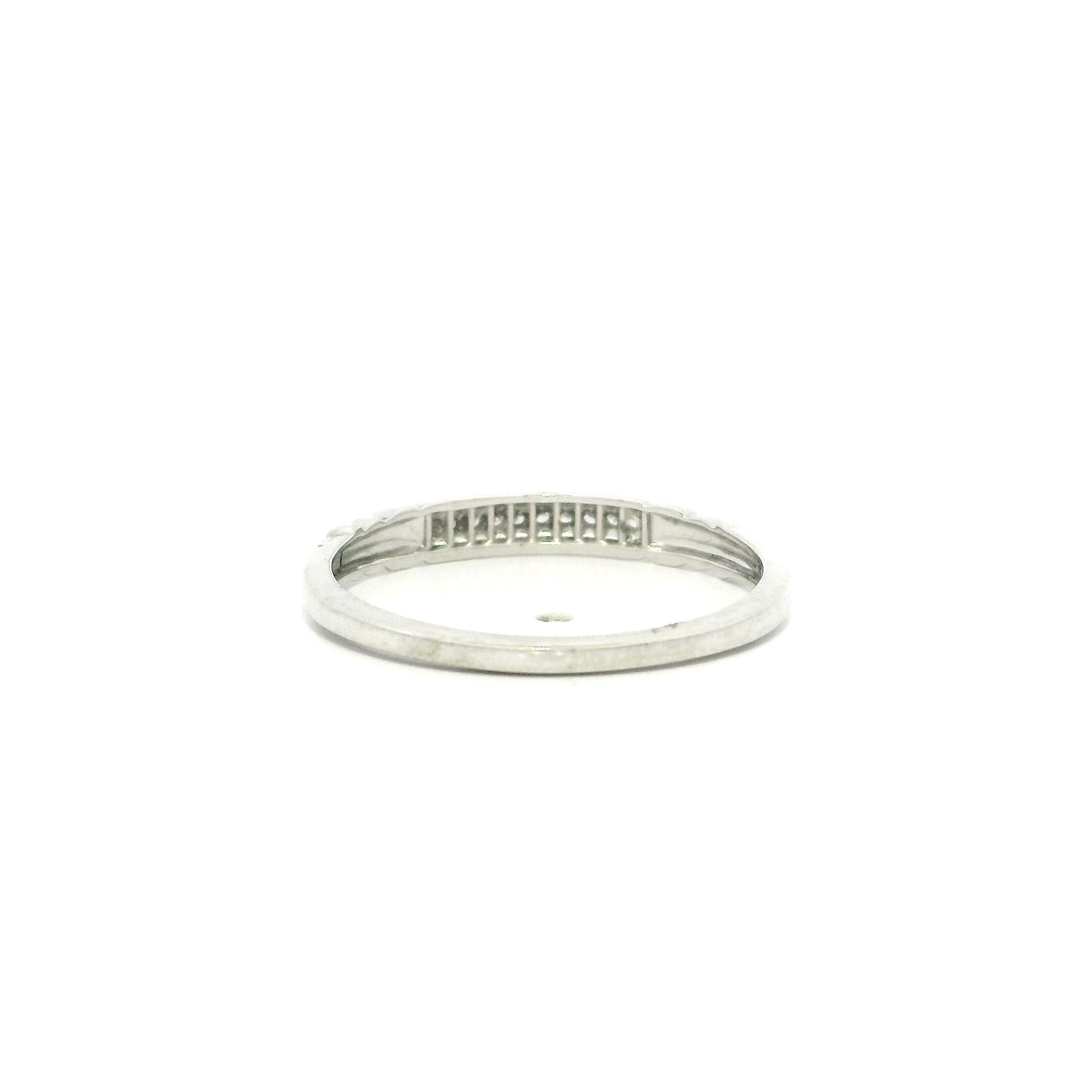Bague de style boucle en platine antique avec diamant en serti clos à taille unique en vente 2