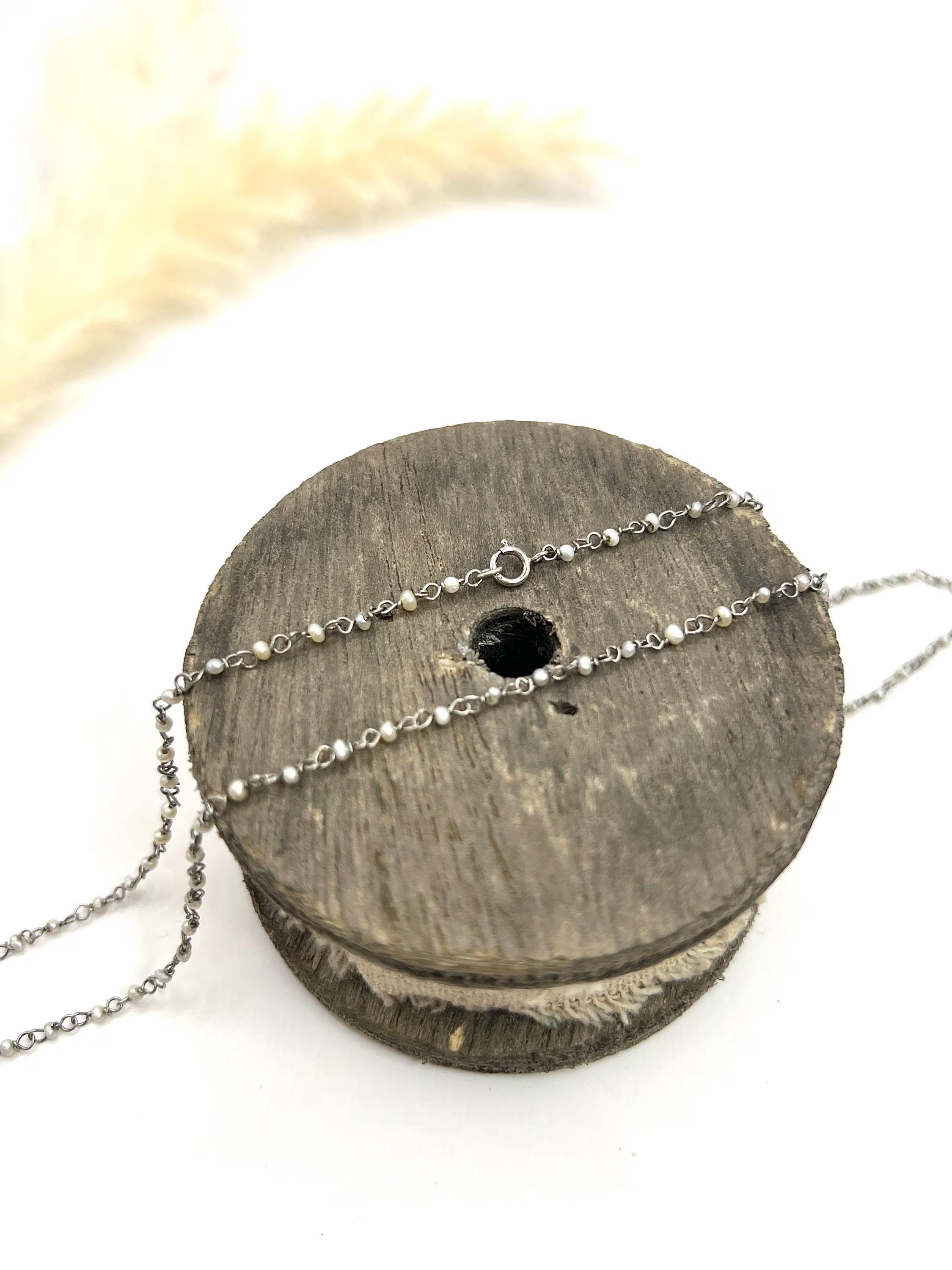 Antique Platinum Stamped, Edwardian era Seed Pearl Trace Link Necklace In Good Condition For Sale In Brighton, GB