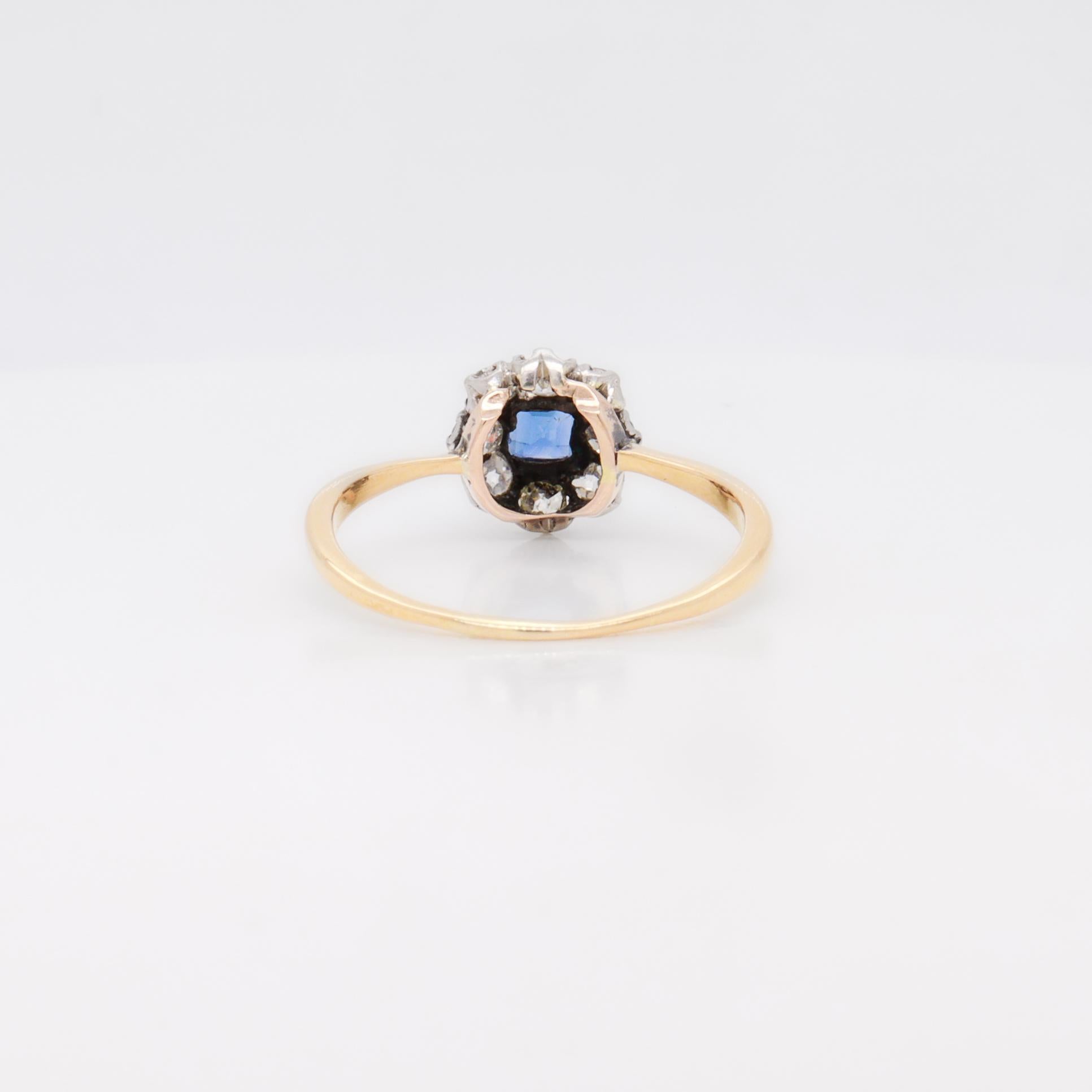 Bague ancienne en or 14 carats, saphirs et diamants en vente 4