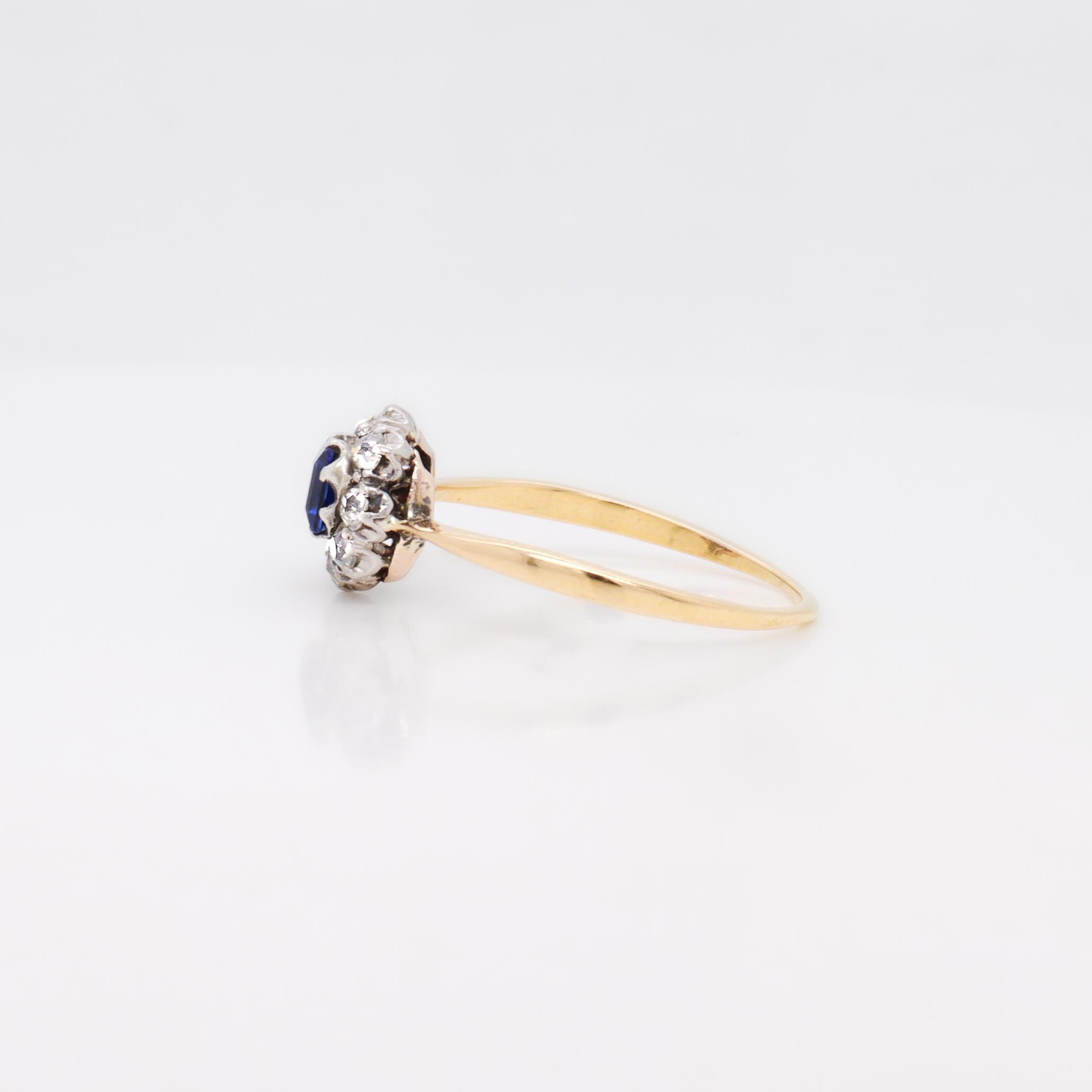 Bague ancienne en or 14 carats, saphirs et diamants en vente 3