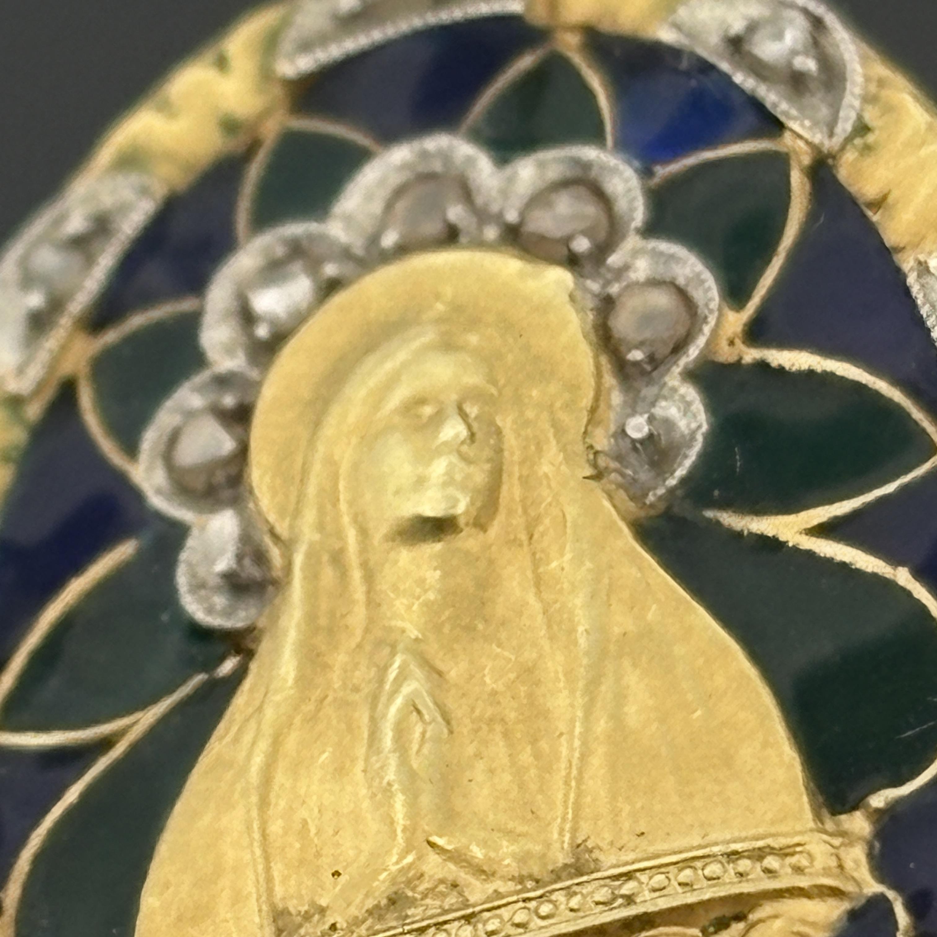 da uomo o donna Ciondolo antico con medaglia Madonna Plique-a-Jour in oro giallo 18 ct. in vendita