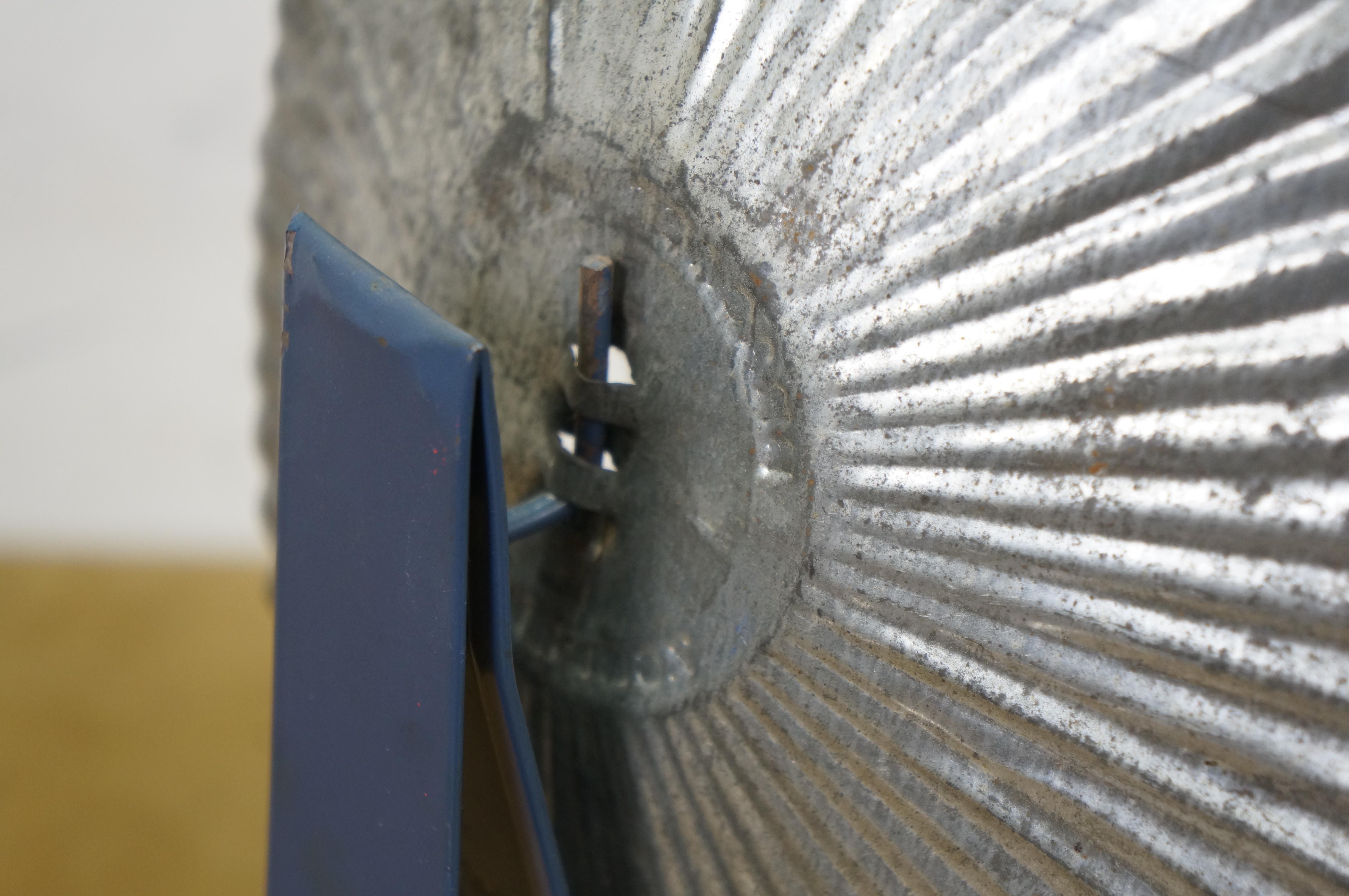 Antico Plume & Atwood, lampada a olio a cherosene con smalto blu e riflettore in latta da 13