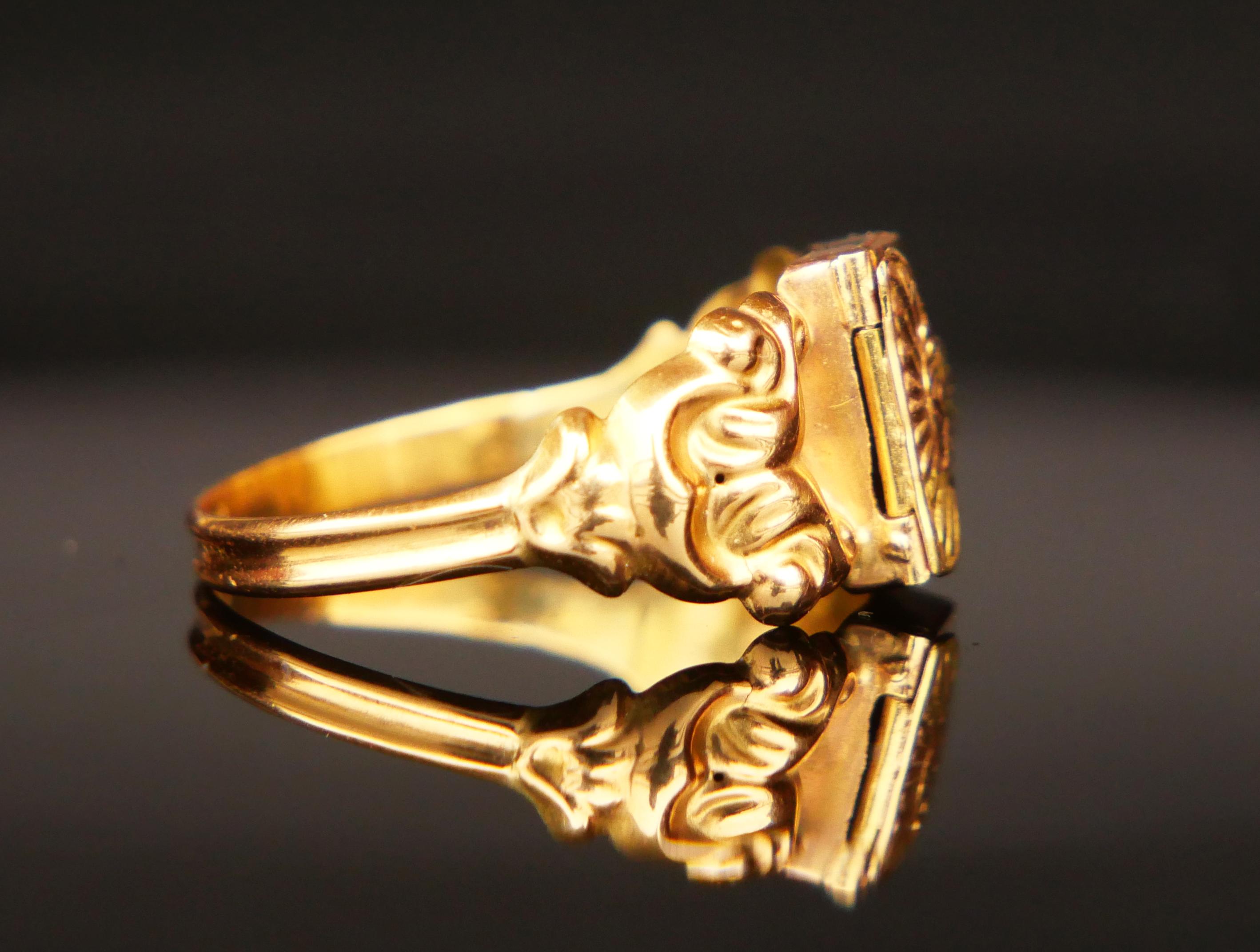 Women's or Men's Antique Poison Ring solid 18K Gold Ø 8US / 2 gr For Sale