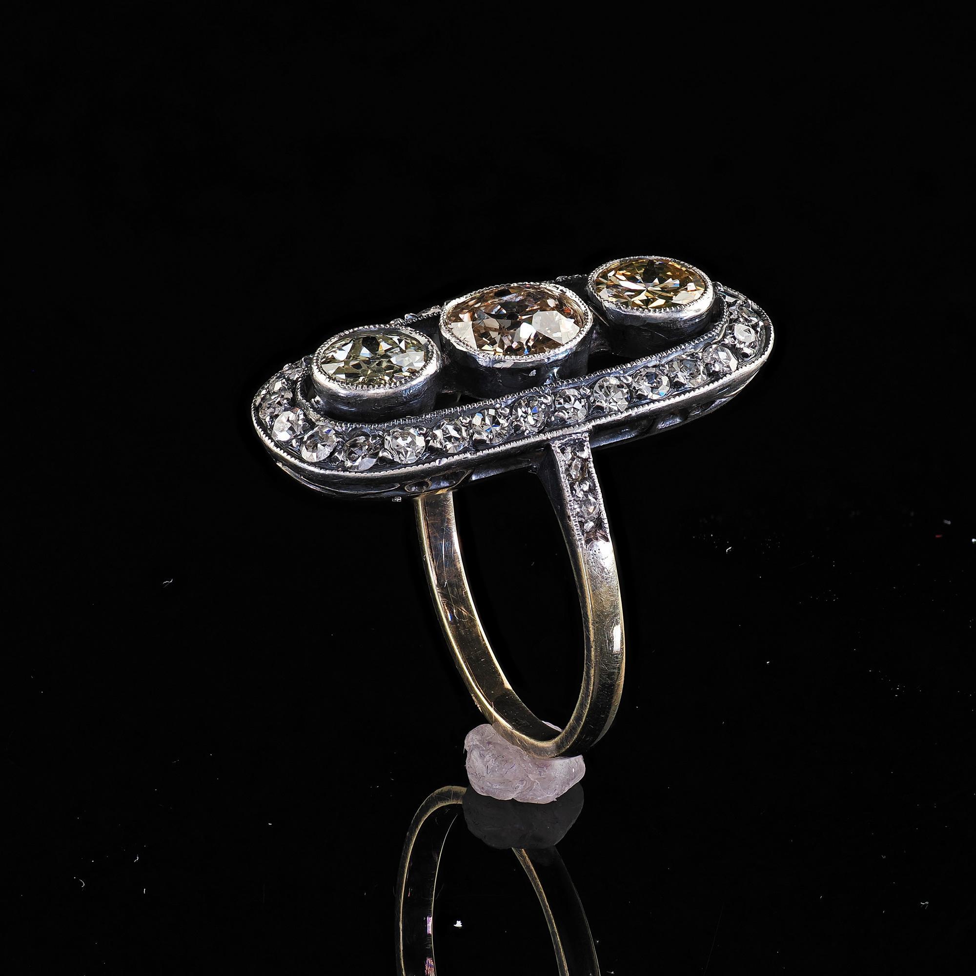 Antique Polish Art Deco 14K Gold Silver Old European Diamond Three Stone Ring For Sale 5