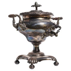 Urne à thé Samovar polonaise ancienne en métal argenté ciselé à la main, milieu du 19e siècle