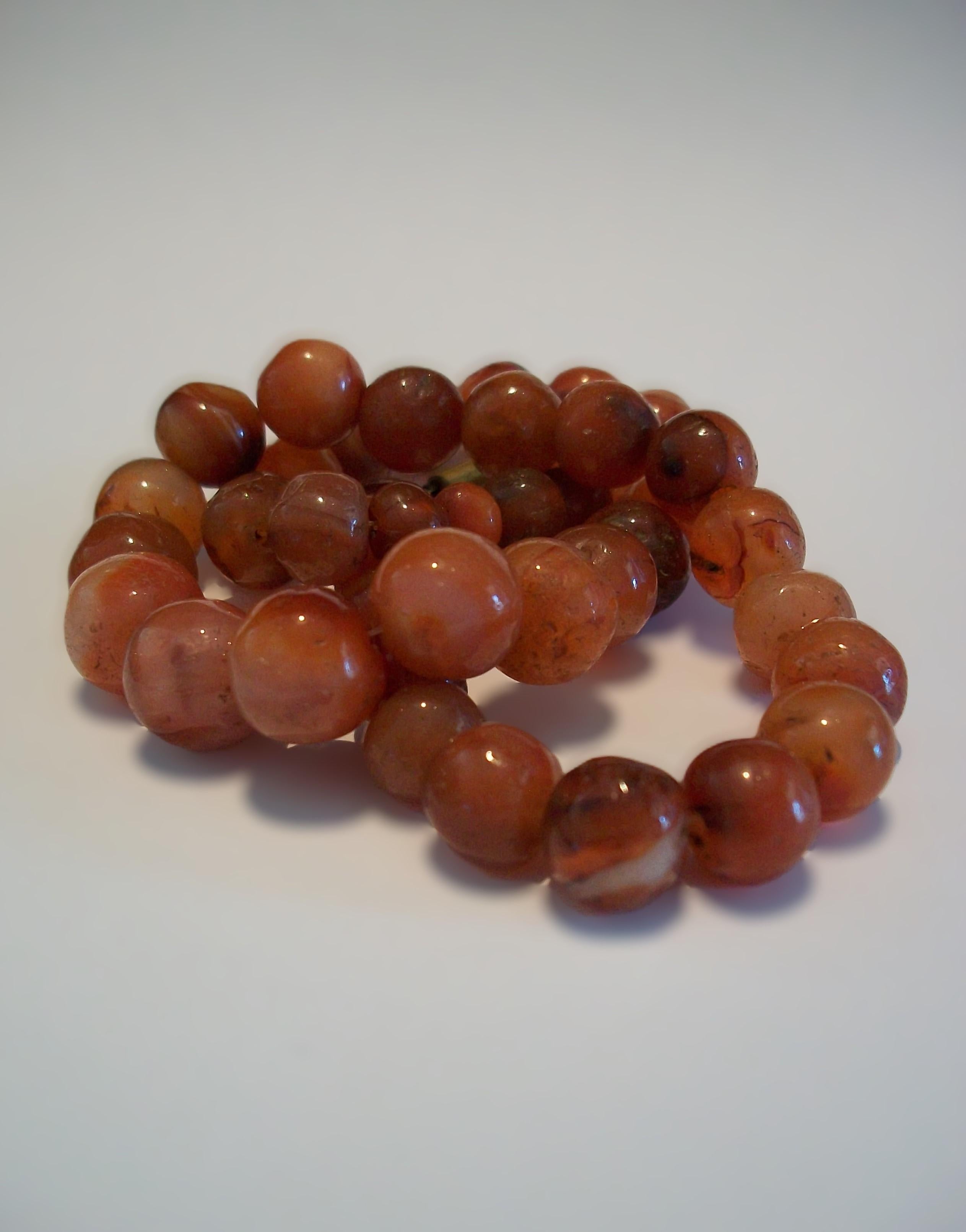 Antique Polished Baltic Amber Bead Necklace - 61 Grams - EU - Early 20th Century 4