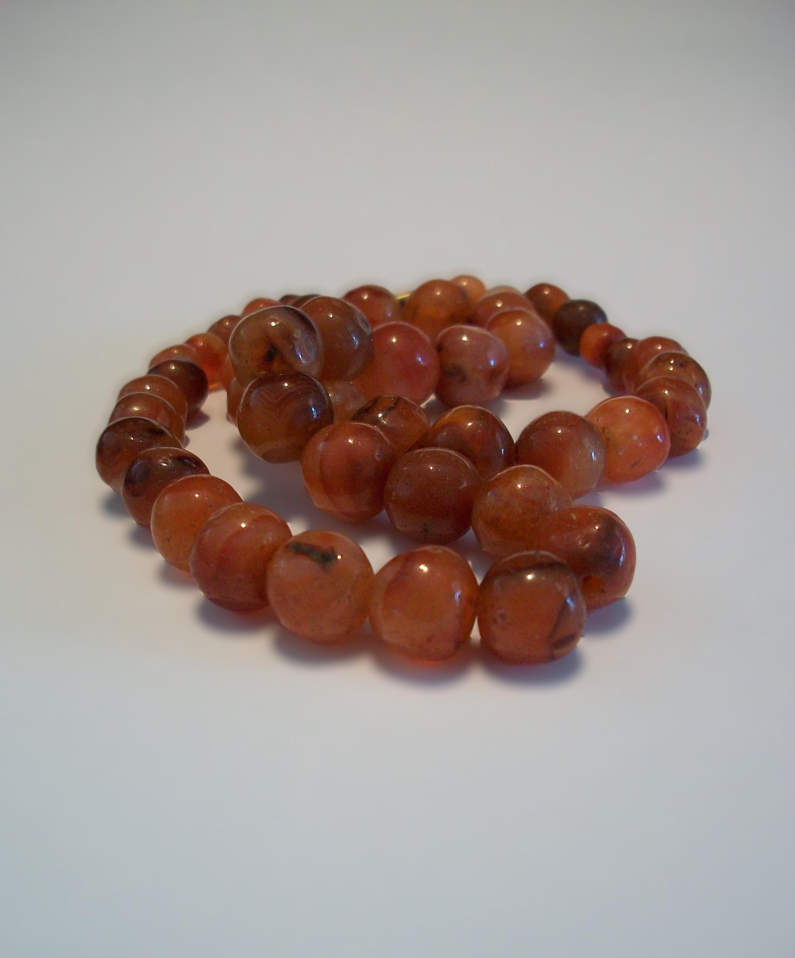 Antique Polished Baltic Amber Bead Necklace - 61 Grams - EU - Early 20th Century 3