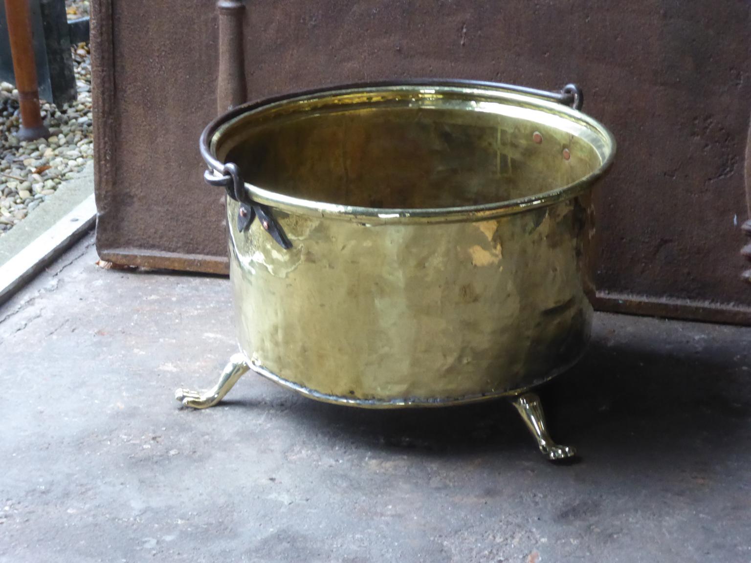Neoclassical Antique Polished Brass French Log Holder or Log Basket, 18th-19th Century