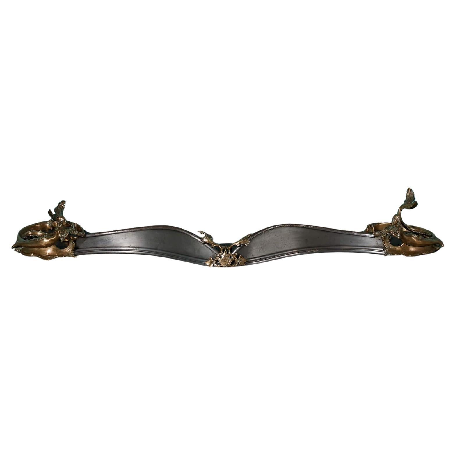 Pare-feu en acier et laiton polis antiques