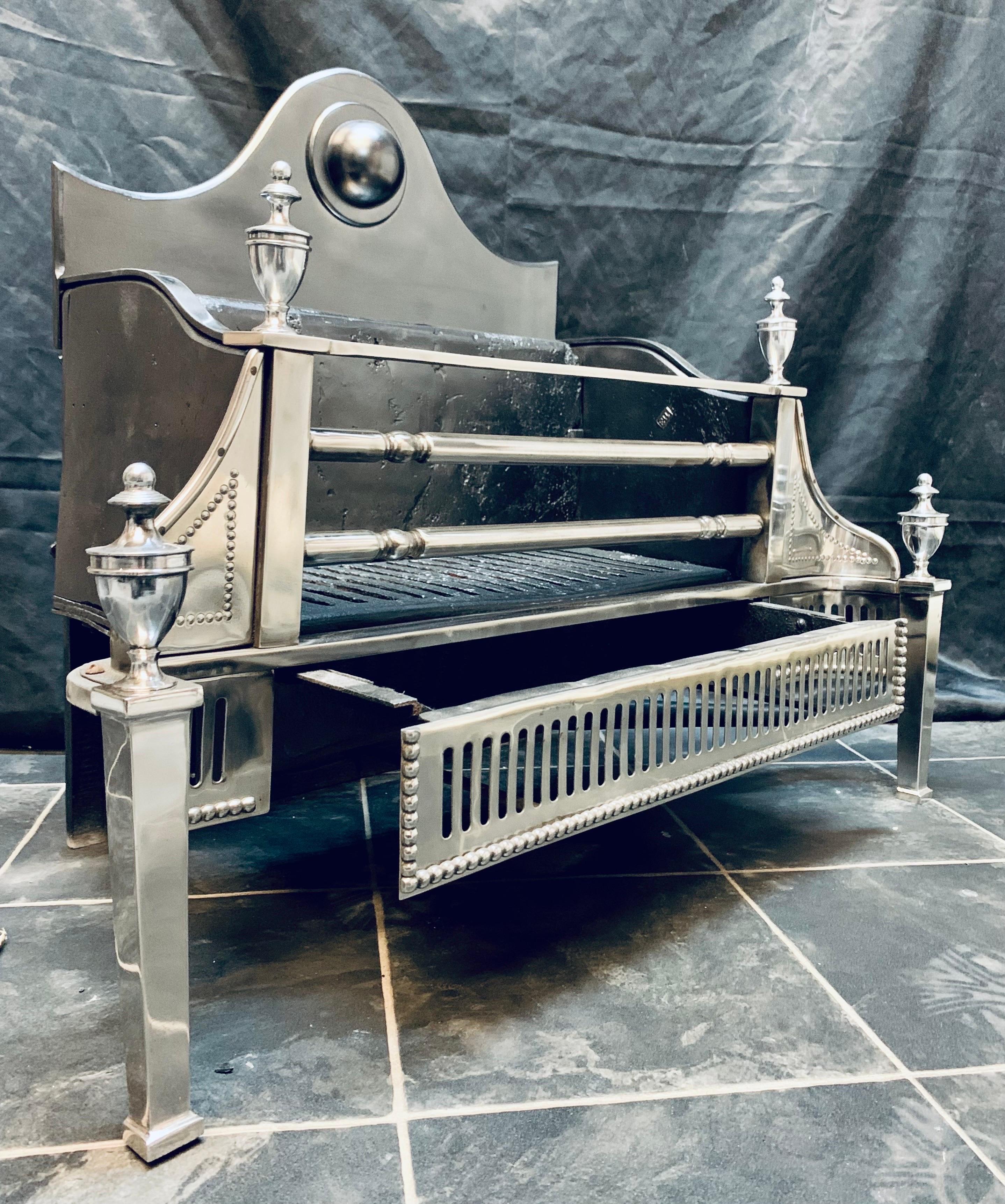 Antique Polished Steel Fire Grate in the Georgian Manner. In Good Condition For Sale In Edinburgh, GB
