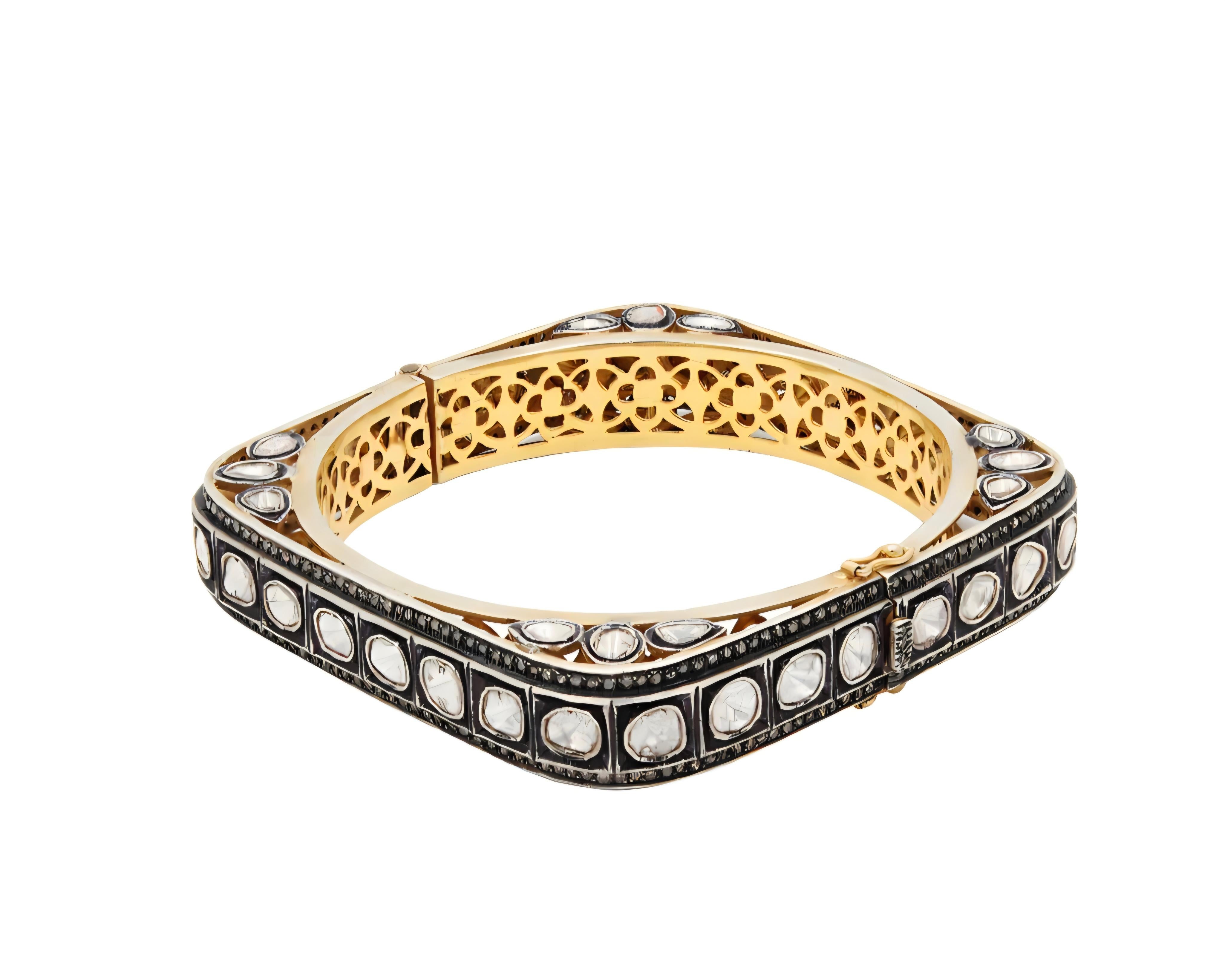 Bracciale con diamante antico Polki Diamante naturale Vittoriano  Bracciale  
Larghezza del braccialetto: 2,4 pollici, 2,6 pollici entrambe le dimensioni disponibili 

Peso: da 45 a 55 grammi circa a seconda della taglia 
Pietra preziosa: