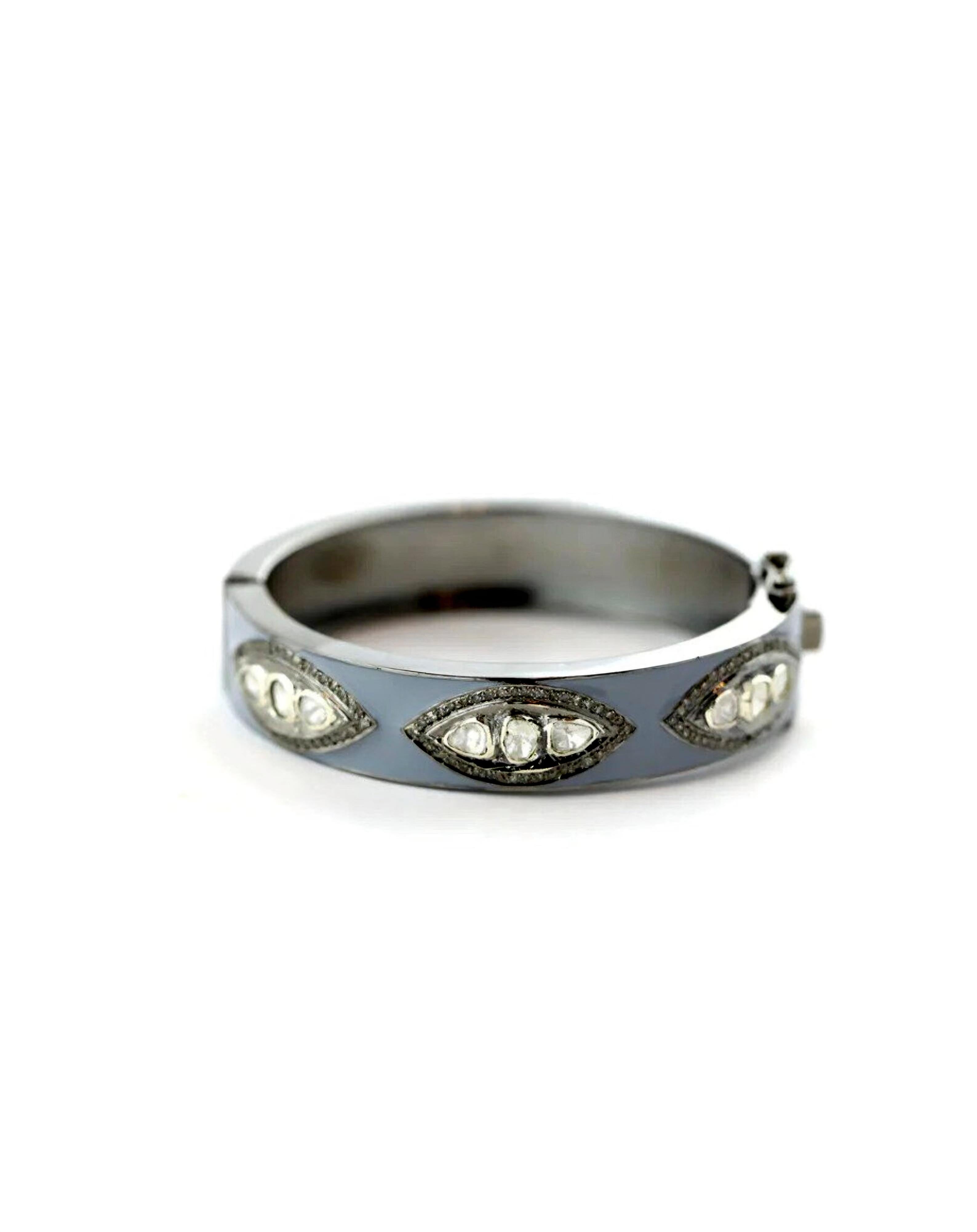 Bracelet victorien ancien Polki en émail et diamants naturels en vente 1