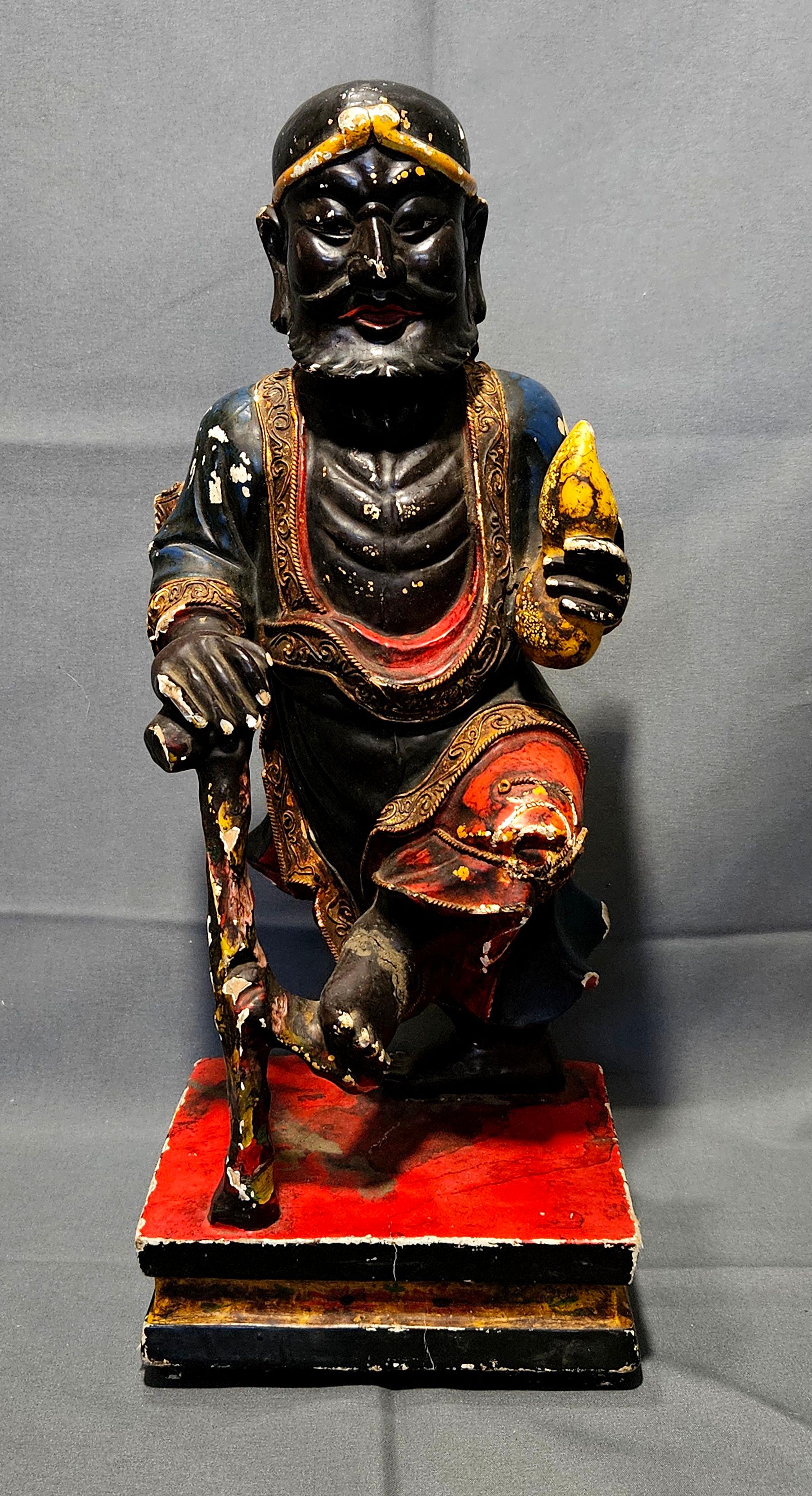Figurine chinoise ancienne en bois polychrome de 16 pouces représentant Li Tei Guie portant une gourde et une canne. Divinité chinoise, chef des 