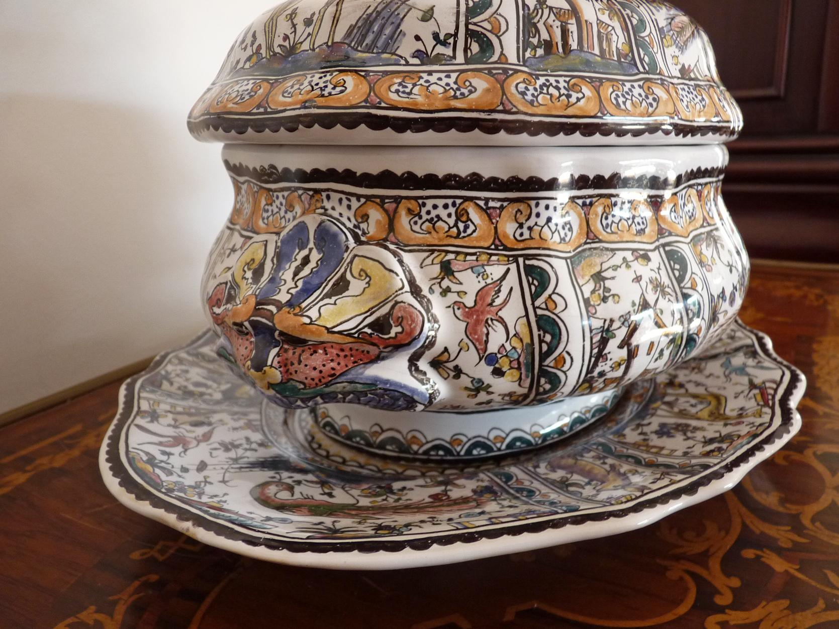 Country Antique Polychrome Delft Hand Painted 17th Century Portuguese Ceramic Tureen Lid For Sale