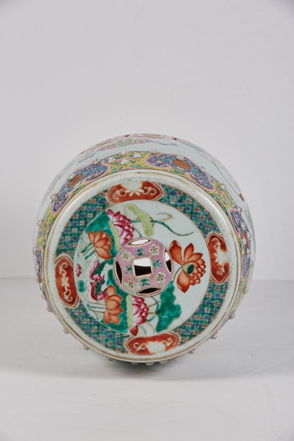 Antique Polychrome Enameled  Chinese Porcelain Garden Seat In Good Condition In Dallas, TX