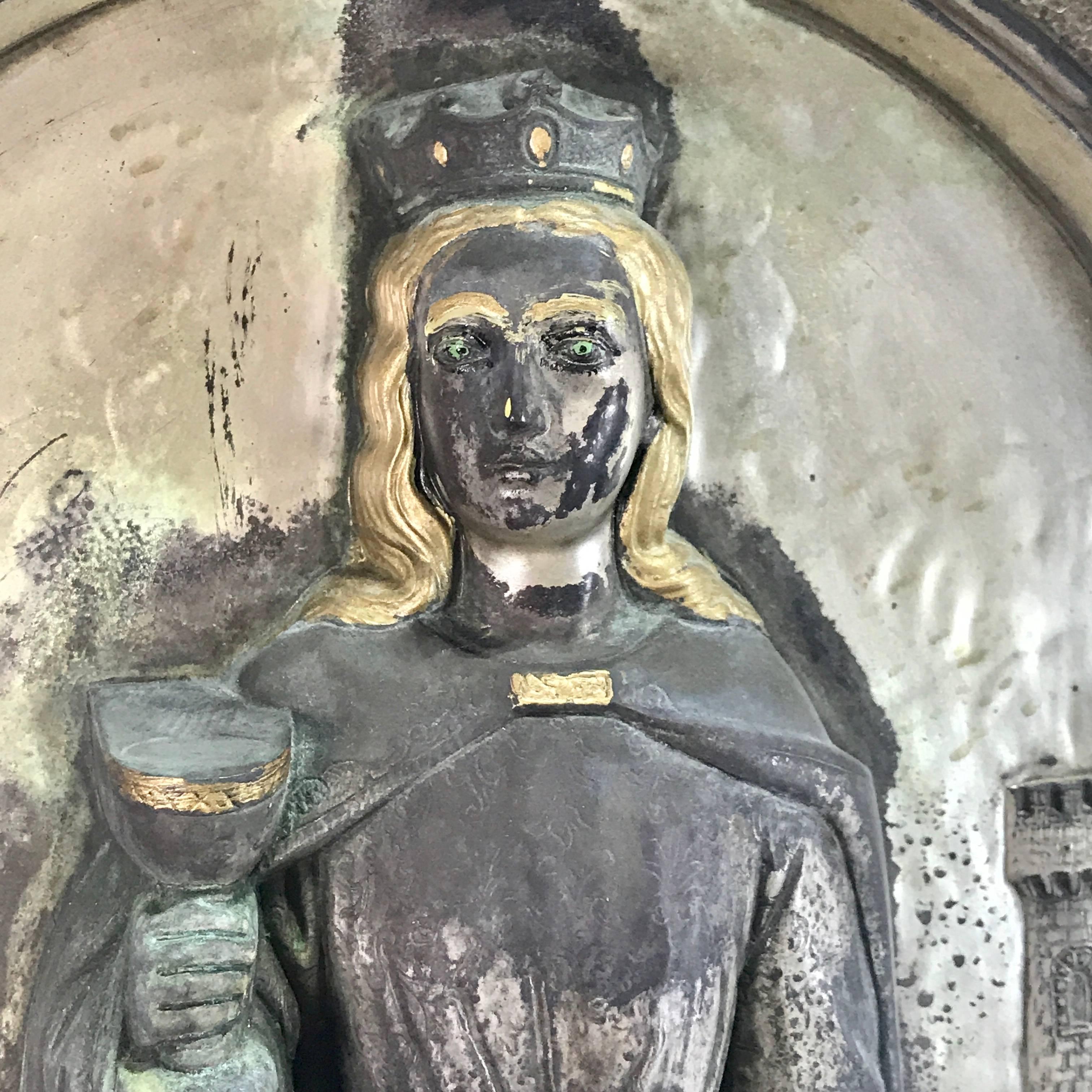 Antikes polychromiertes und verspiegeltes Relief der Heiligen Barbara im Zustand „Starke Gebrauchsspuren“ im Angebot in West Palm Beach, FL