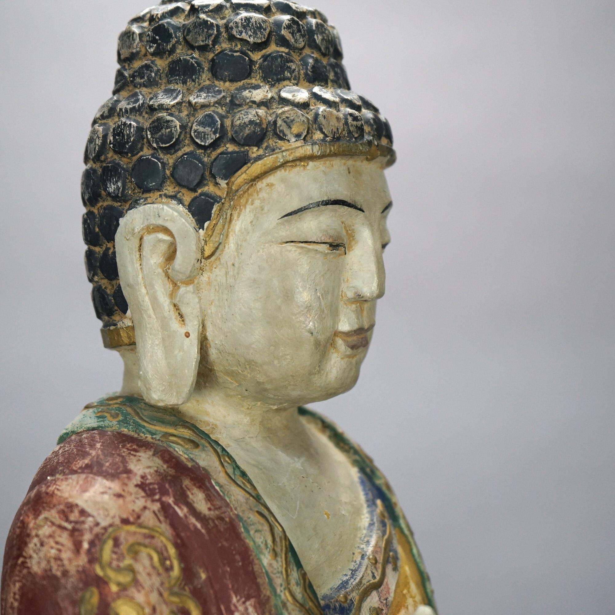 Bois Figure de Bouddha ancien en bois sculpté polychromé du 20ème siècle en vente