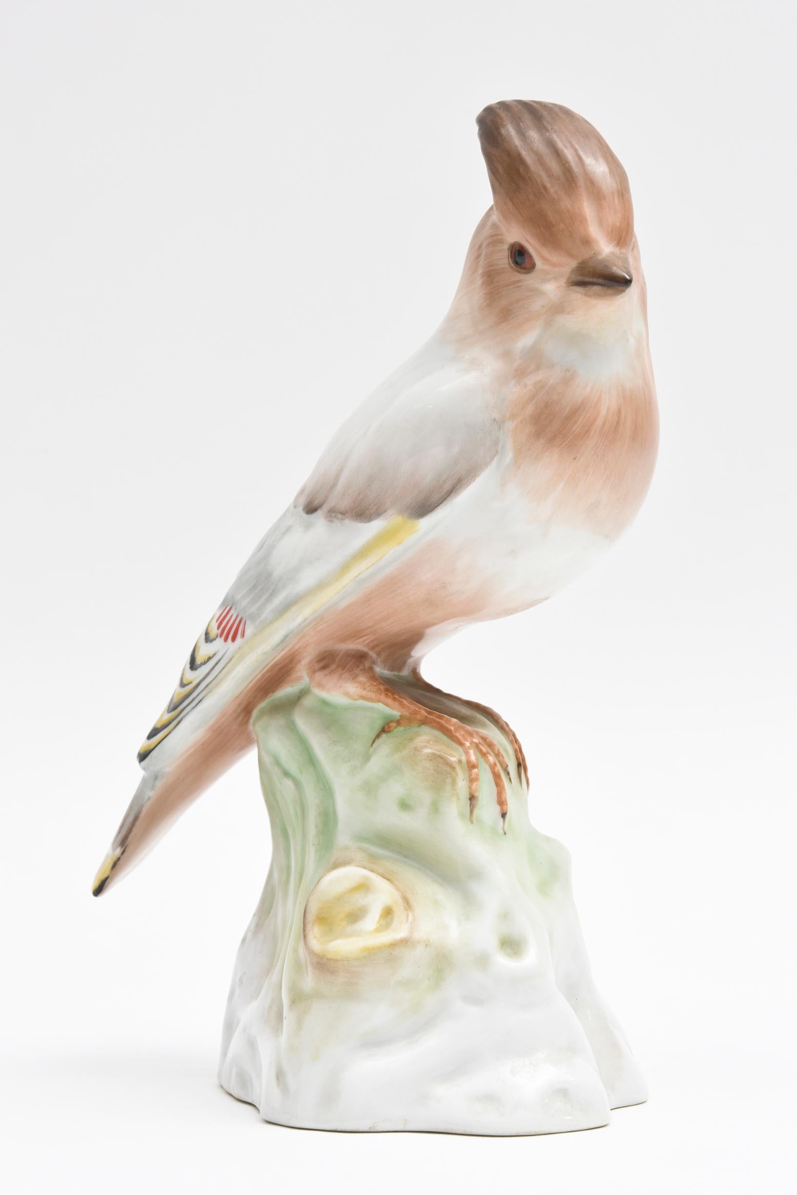 Antique Porcelain Bird Sculpture or Figurine, Hand Painted and Realistic, KPM In Good Condition For Sale In West Palm Beach, FL