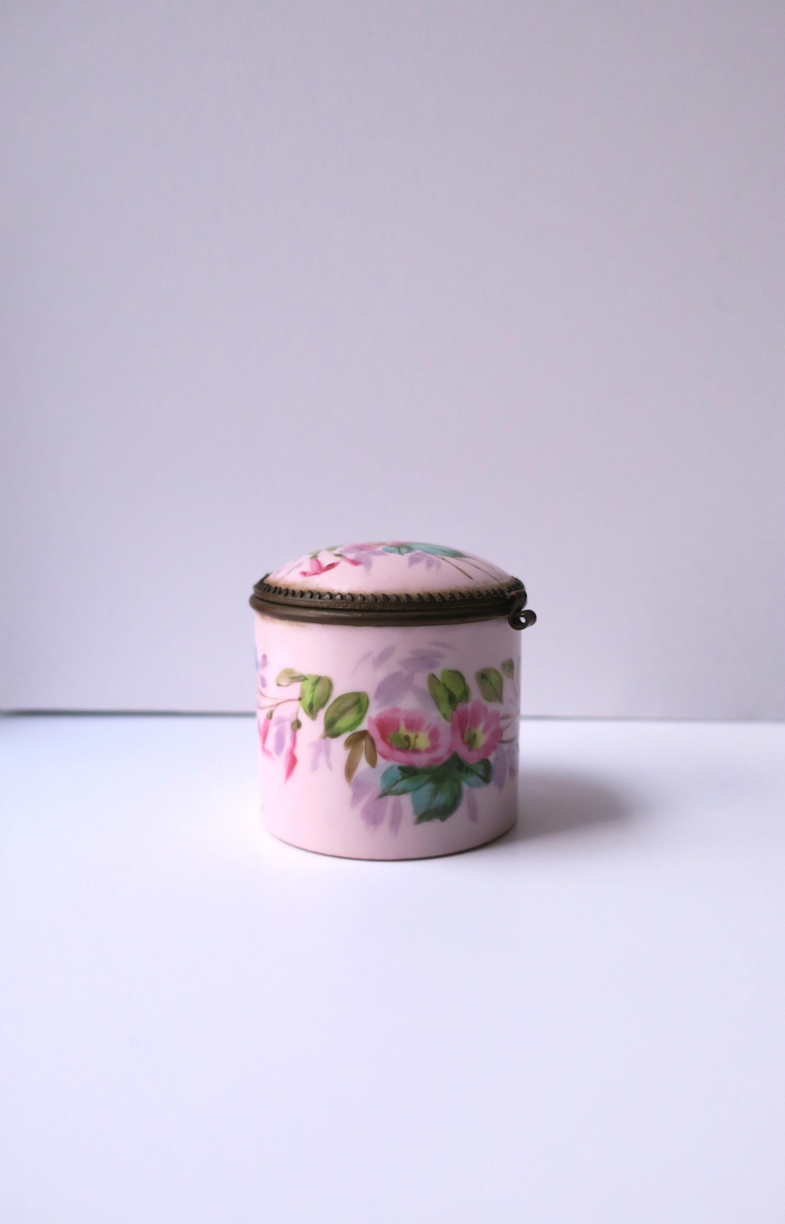 Antique Porcelain Box with Floral Chintz Design For Sale 4