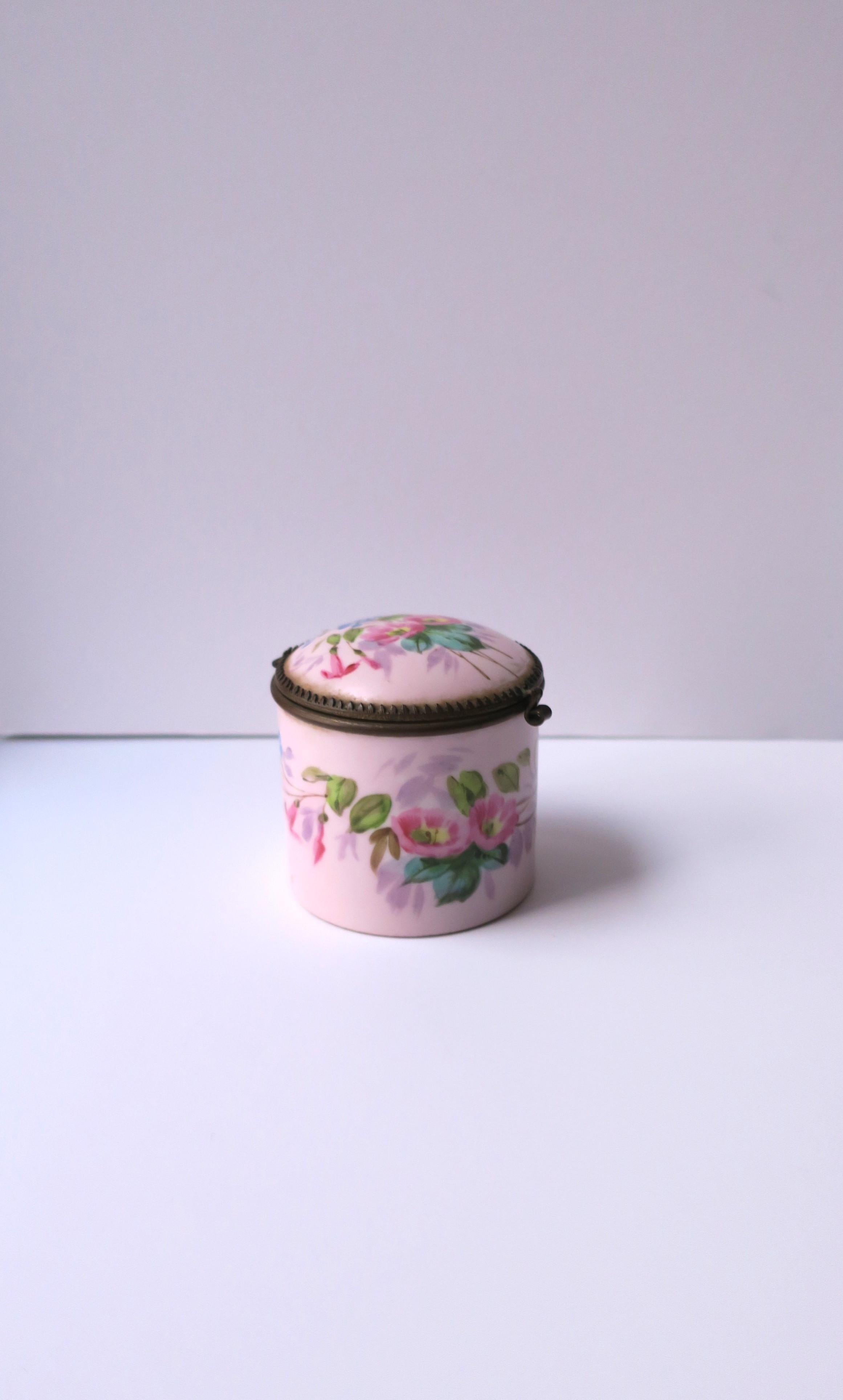 Antique Porcelain Box with Floral Chintz Design For Sale 5