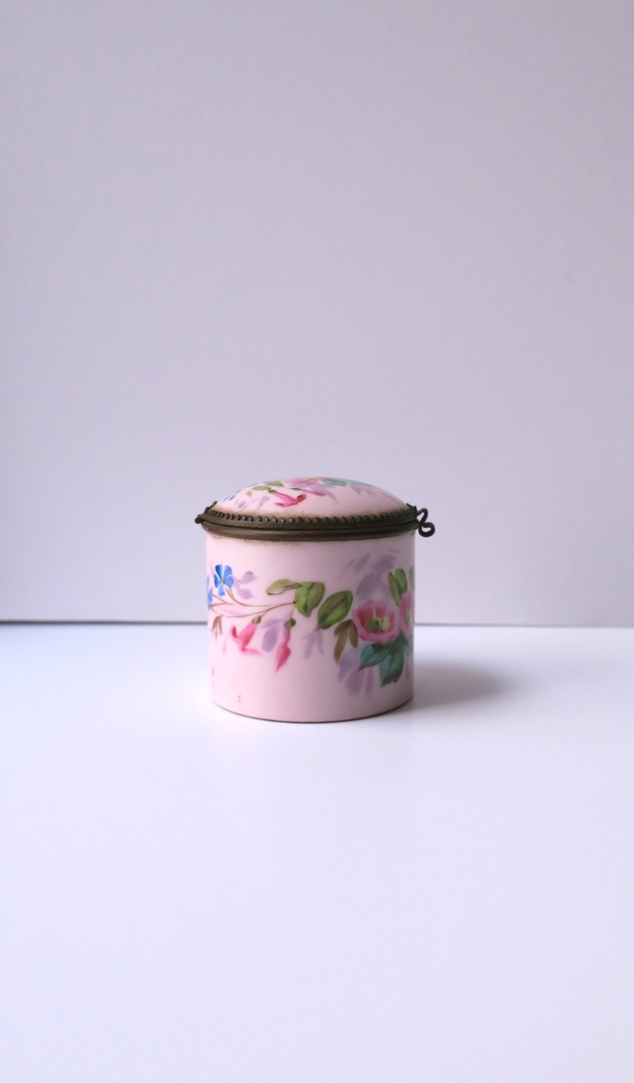 Antique Porcelain Box with Floral Chintz Design For Sale 6